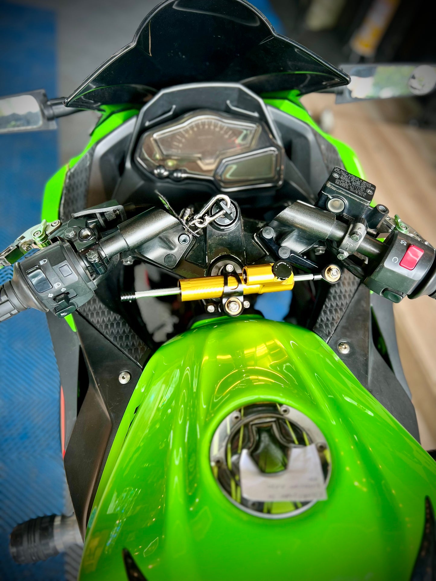 ESTABILIZADOR DE DIRECCIÓN KAWASAKI NINJA300