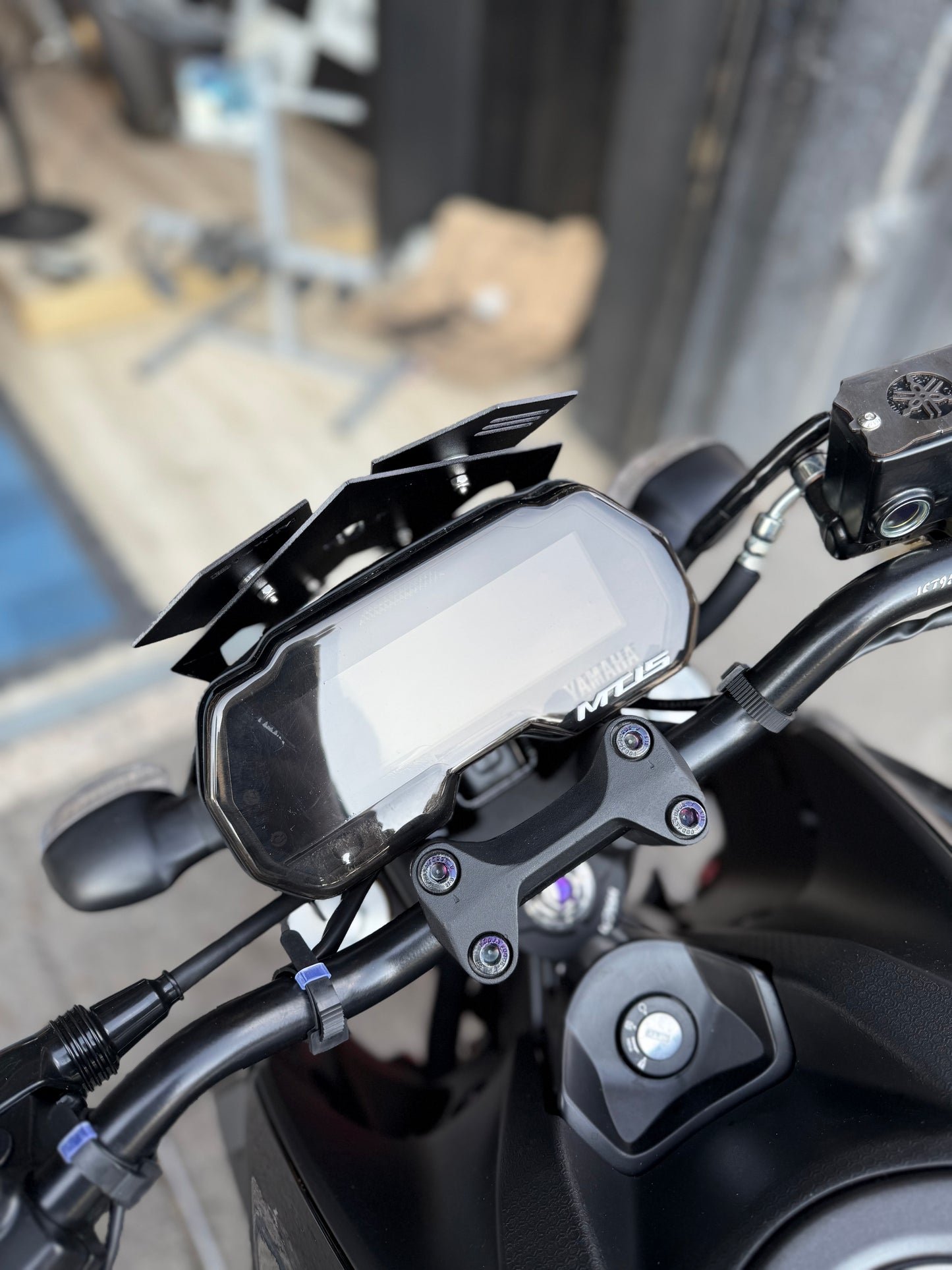 PROTECTOR TACÓMETRO YAMAHA MT15
