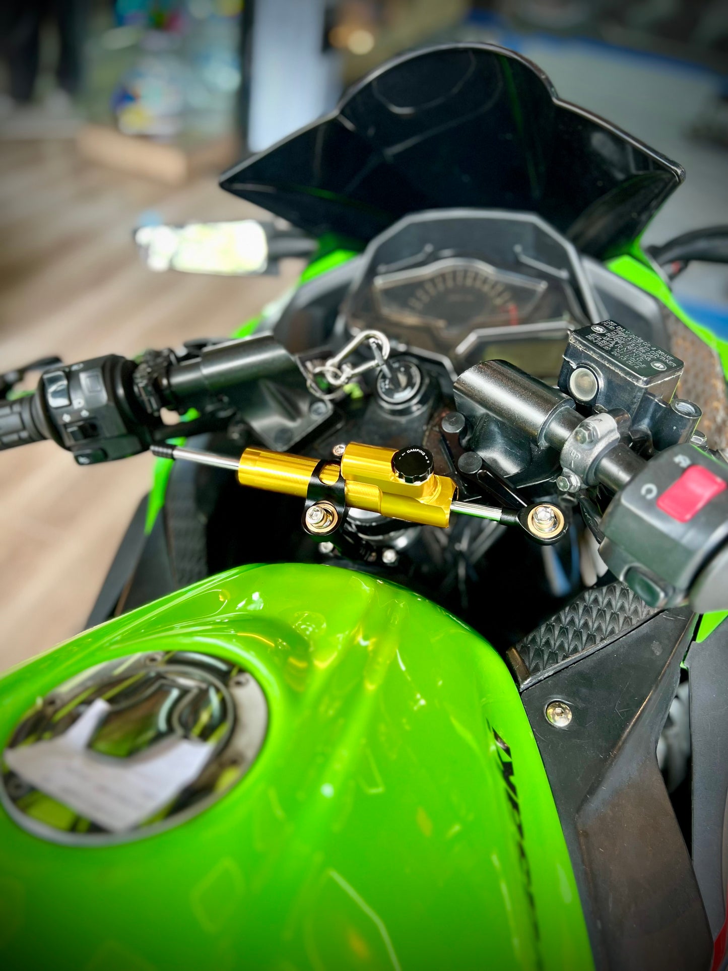 ESTABILIZADOR DE DIRECCIÓN KAWASAKI NINJA300