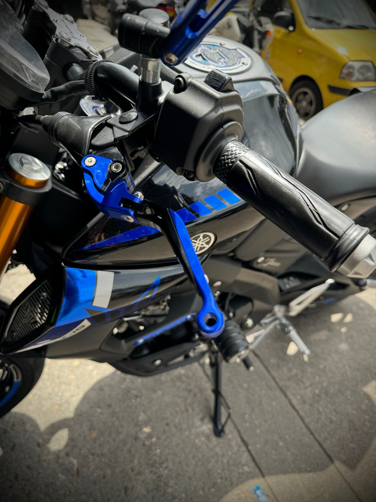 MANIGUETAS ABATIBLES YAMAHA MT15