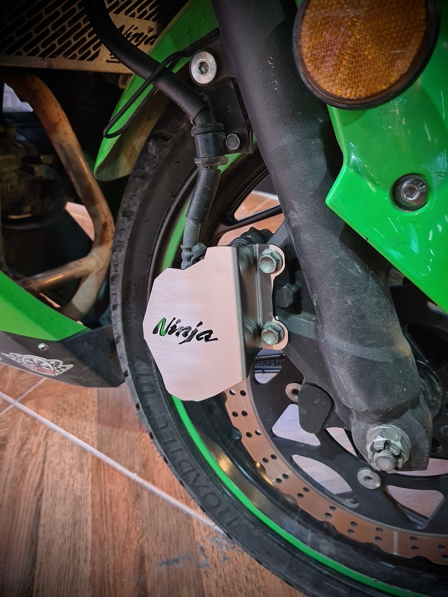 PROTECTOR DE CALIPER KAWASAKI NINJA300-250