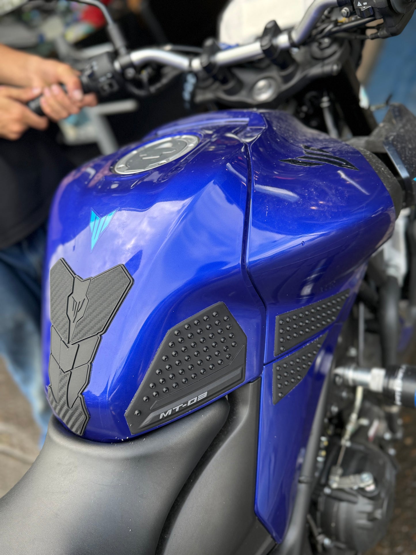PROTECTORES DE TANQUE STOMP GRIPS YAMAHA MT03 V2