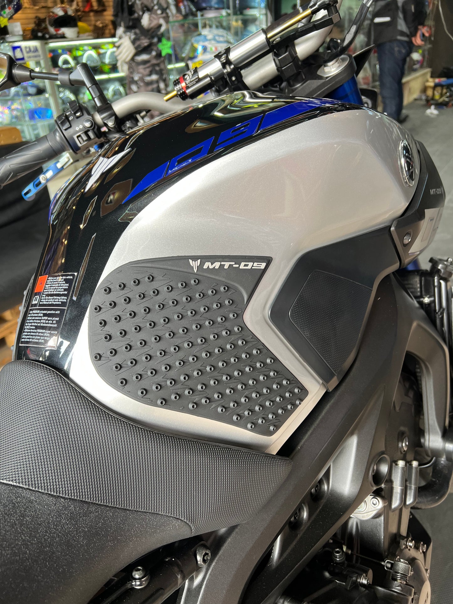 STOMP GRIPS MT09 V1-V2