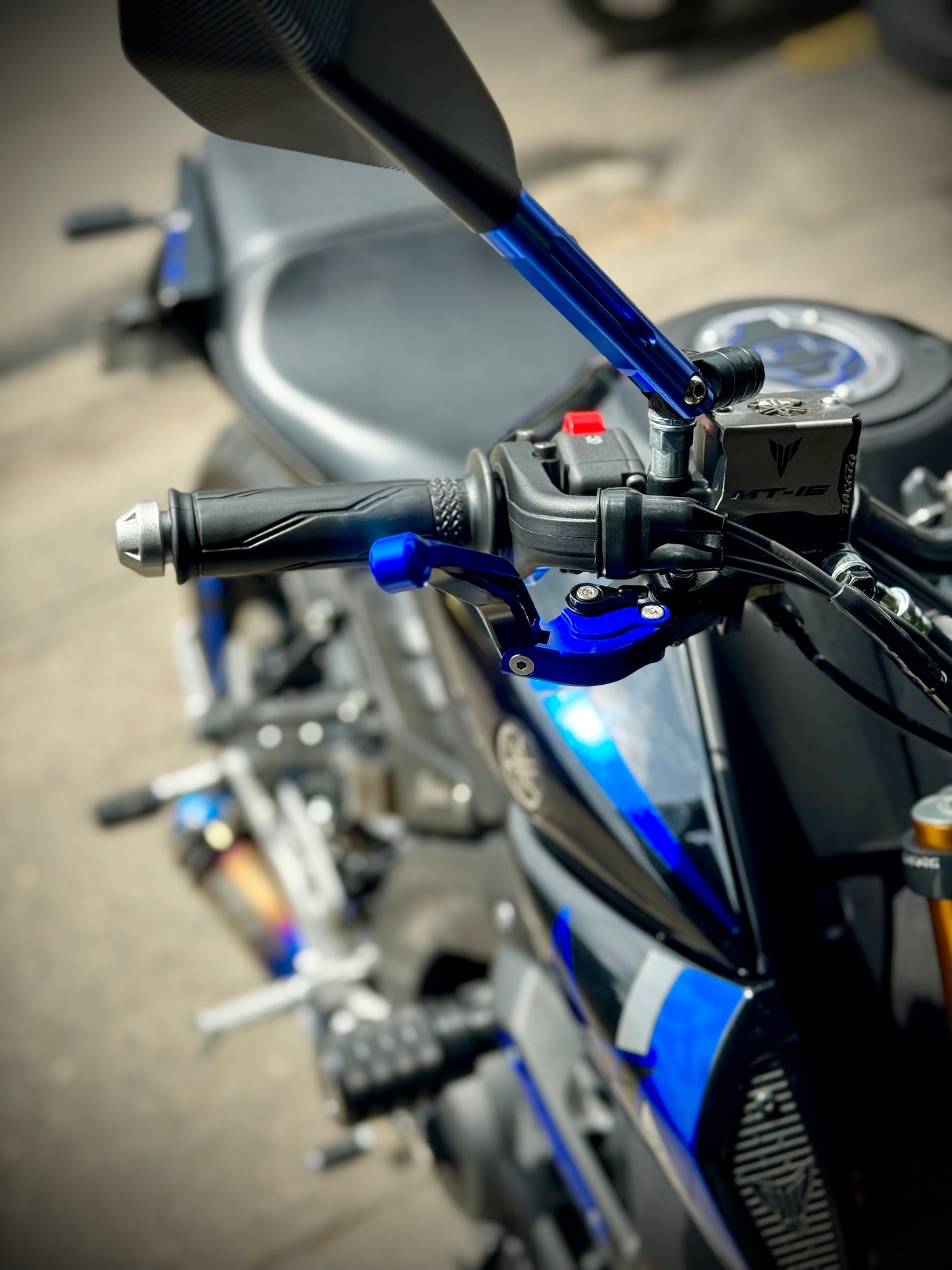 MANIGUETAS ABATIBLES YAMAHA MT15