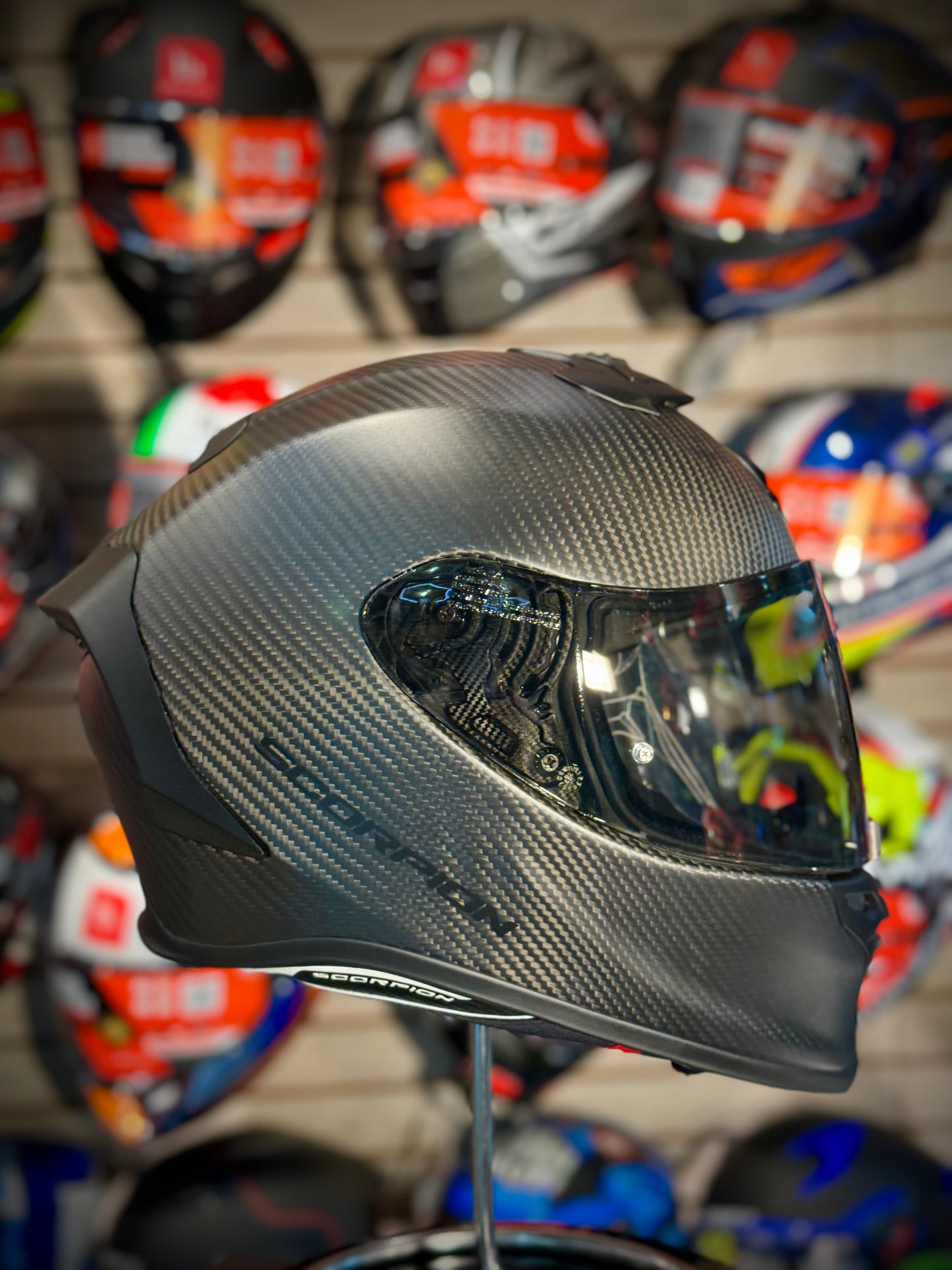 SCORPION EXO R1-AIR CARBONO MATTE BLACK