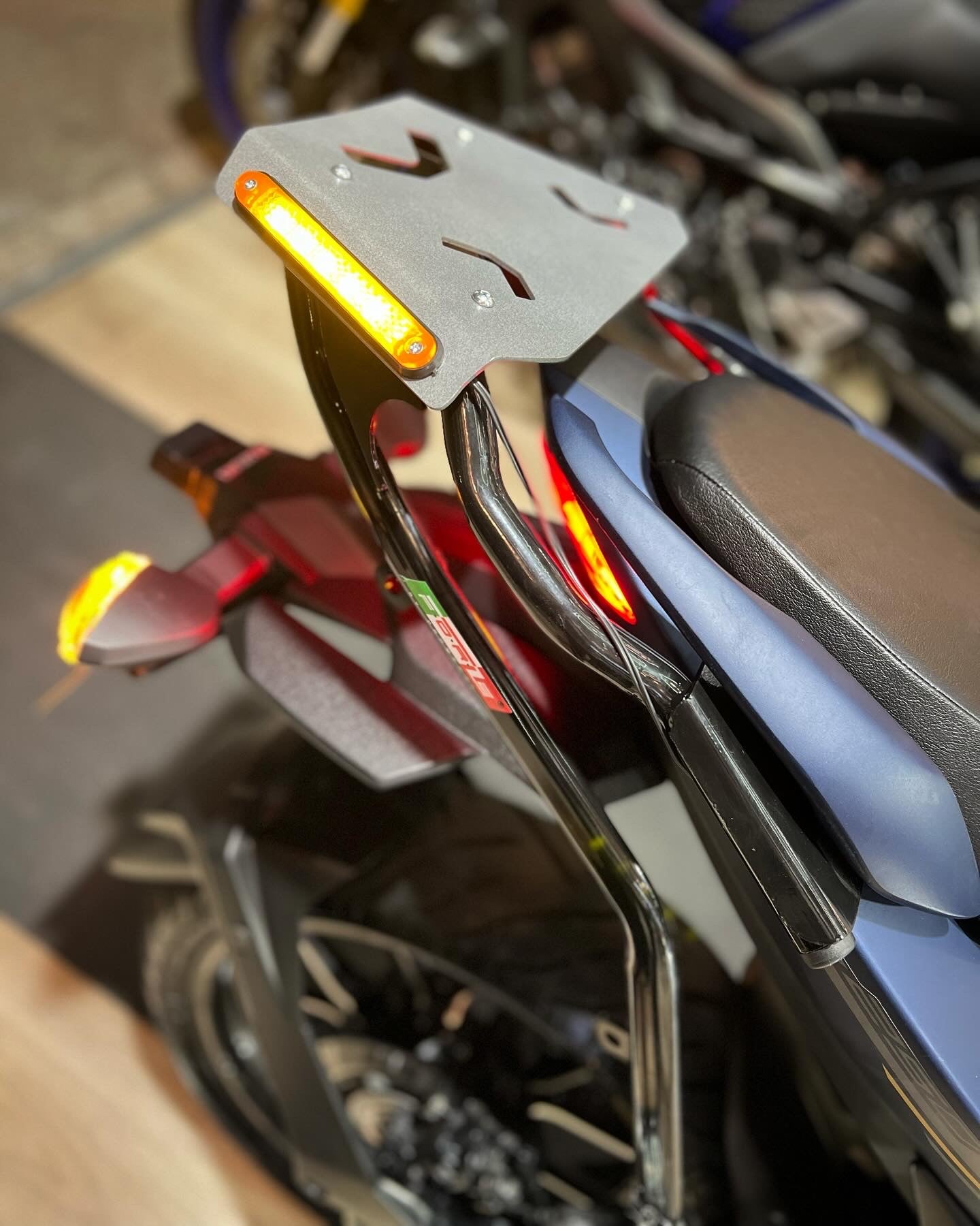 SOPORTE DE CARGA SUZUKI GIXXER 150 - 250