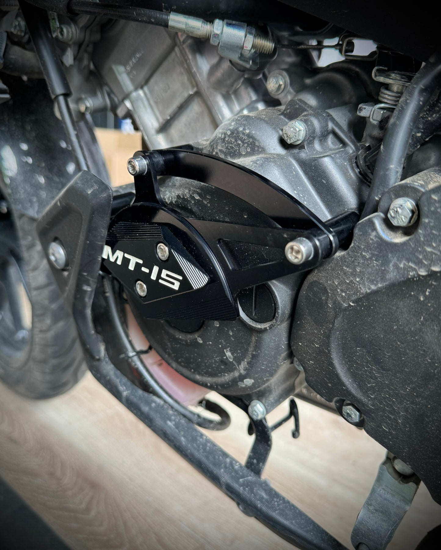 SLIDER TAPA MOTOR YAMAHA MT15