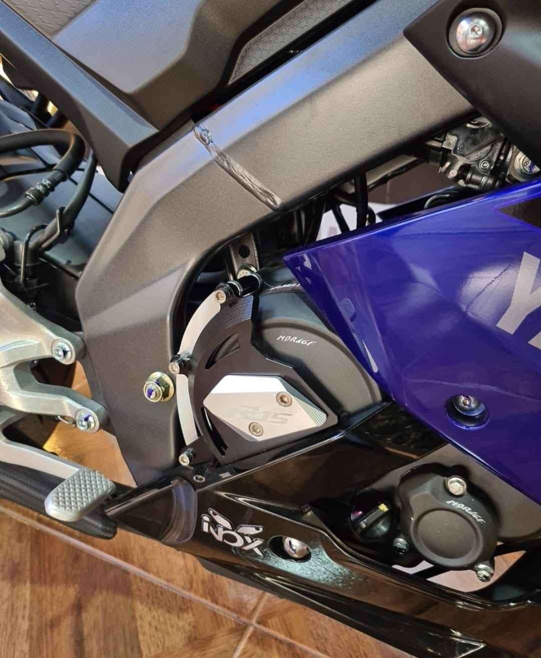 SLIDER TAPA MOTOR YAMAHA R15V3