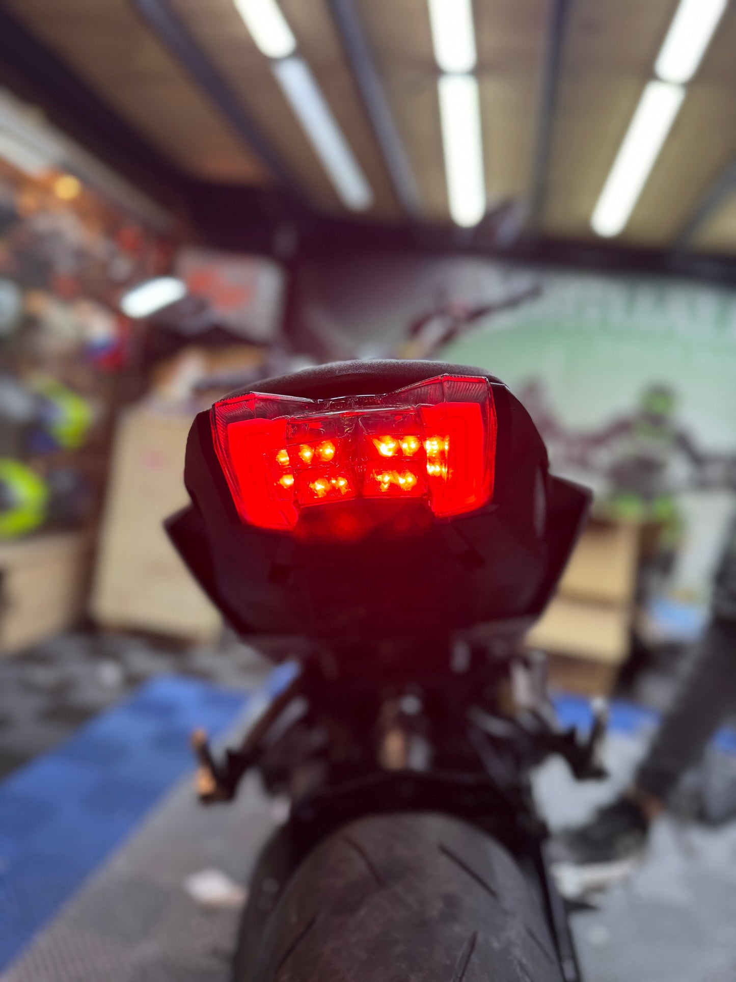 STOP INTEGRADO YAMAHA MT09 V2