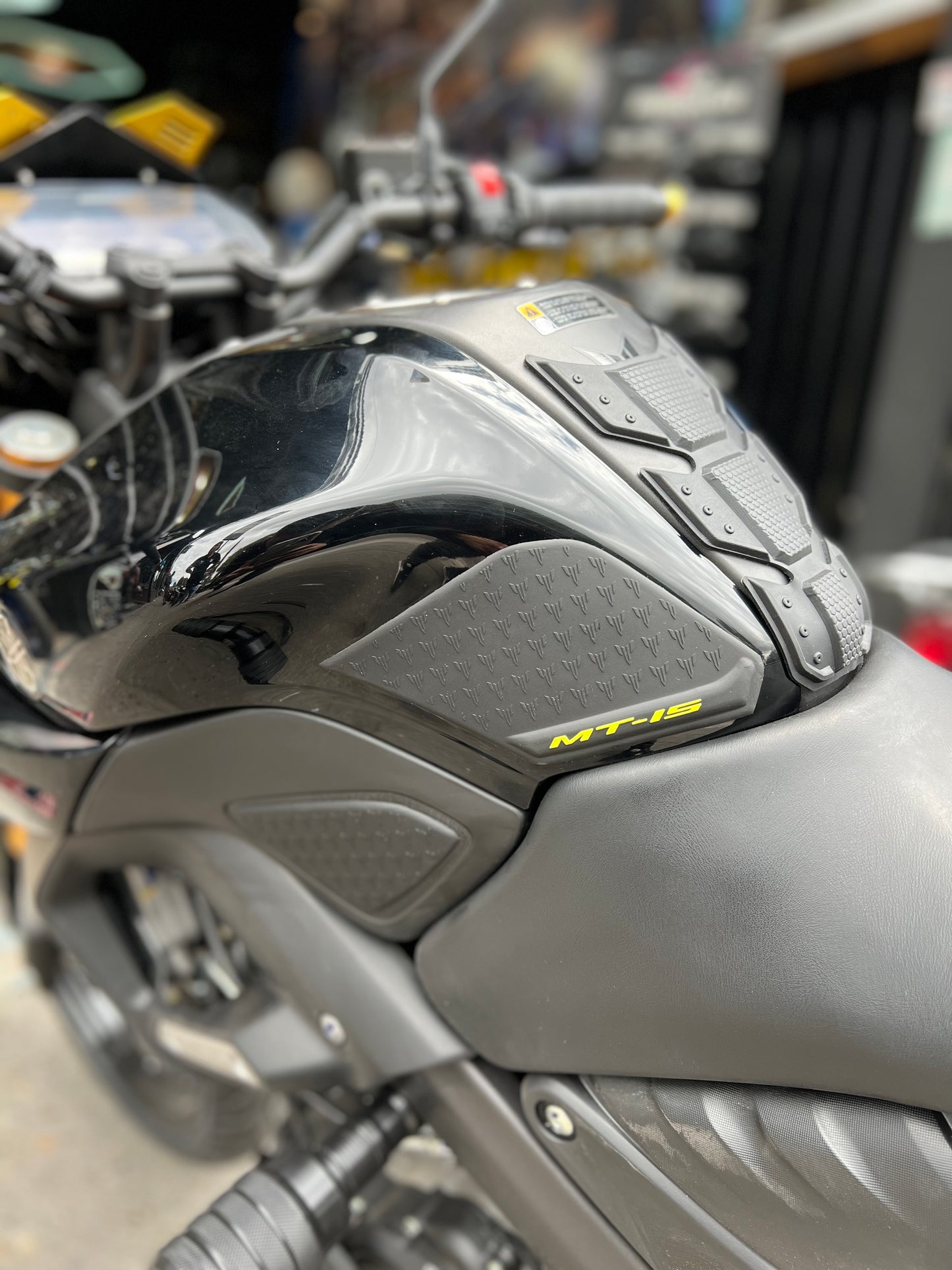 STOMP GRIPS 7D YAMAHA MT15