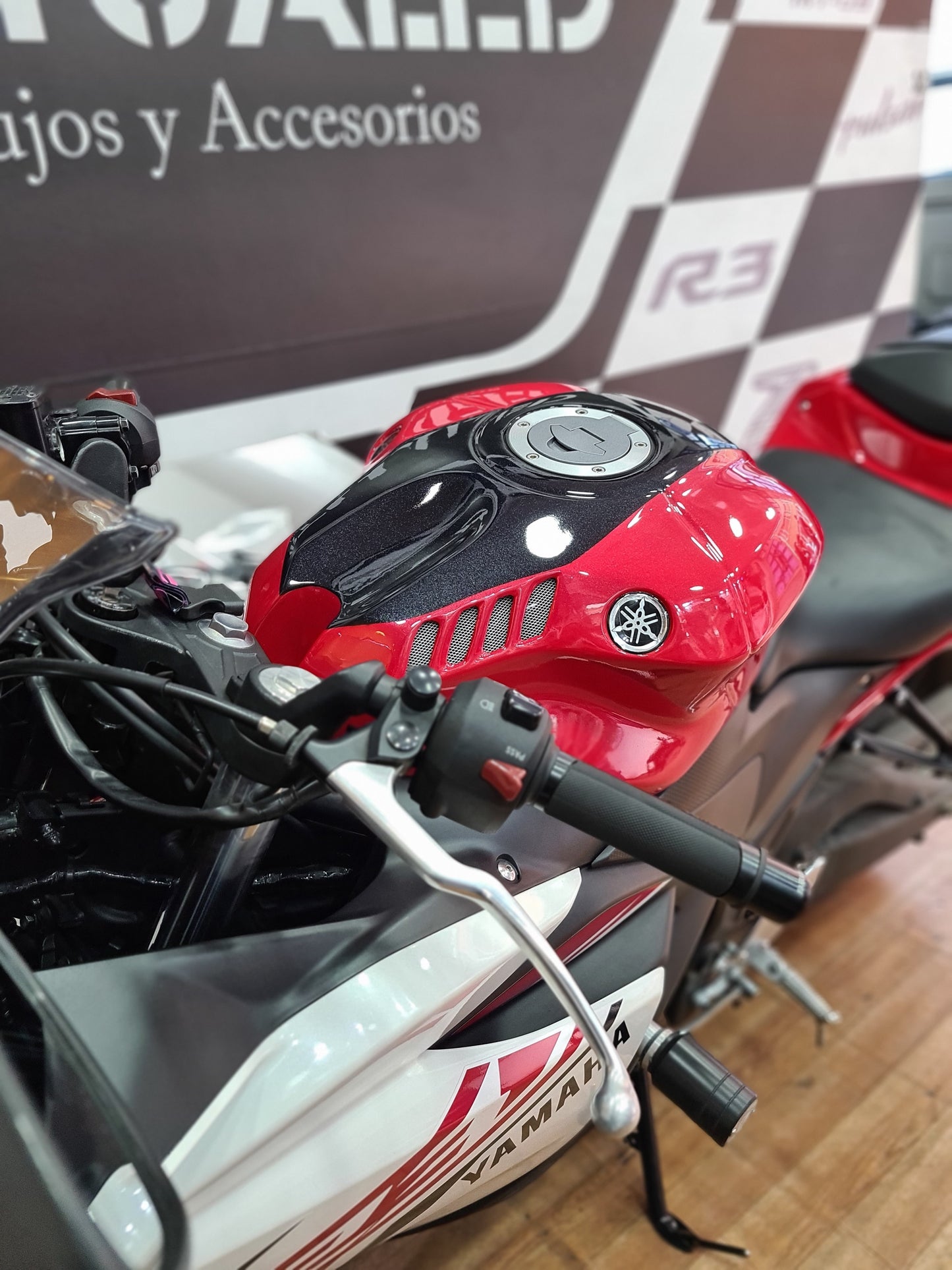 COVER TANK TIPO R1 YAMAHA R3