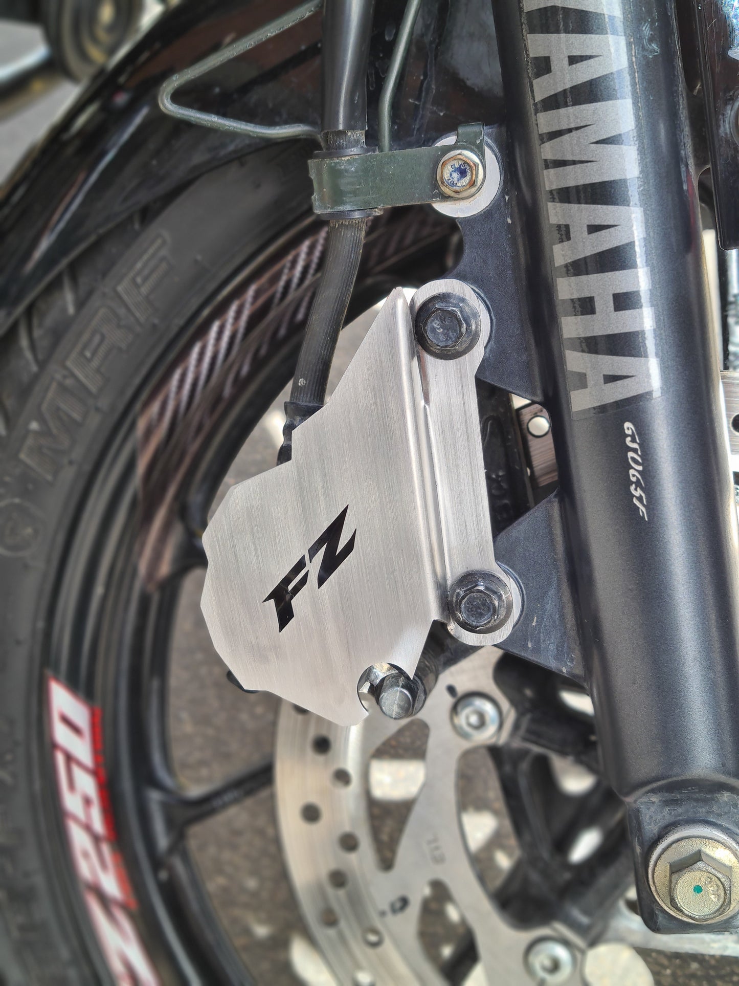 PROTECTOR DE CALIPER YAMAHA FZ250