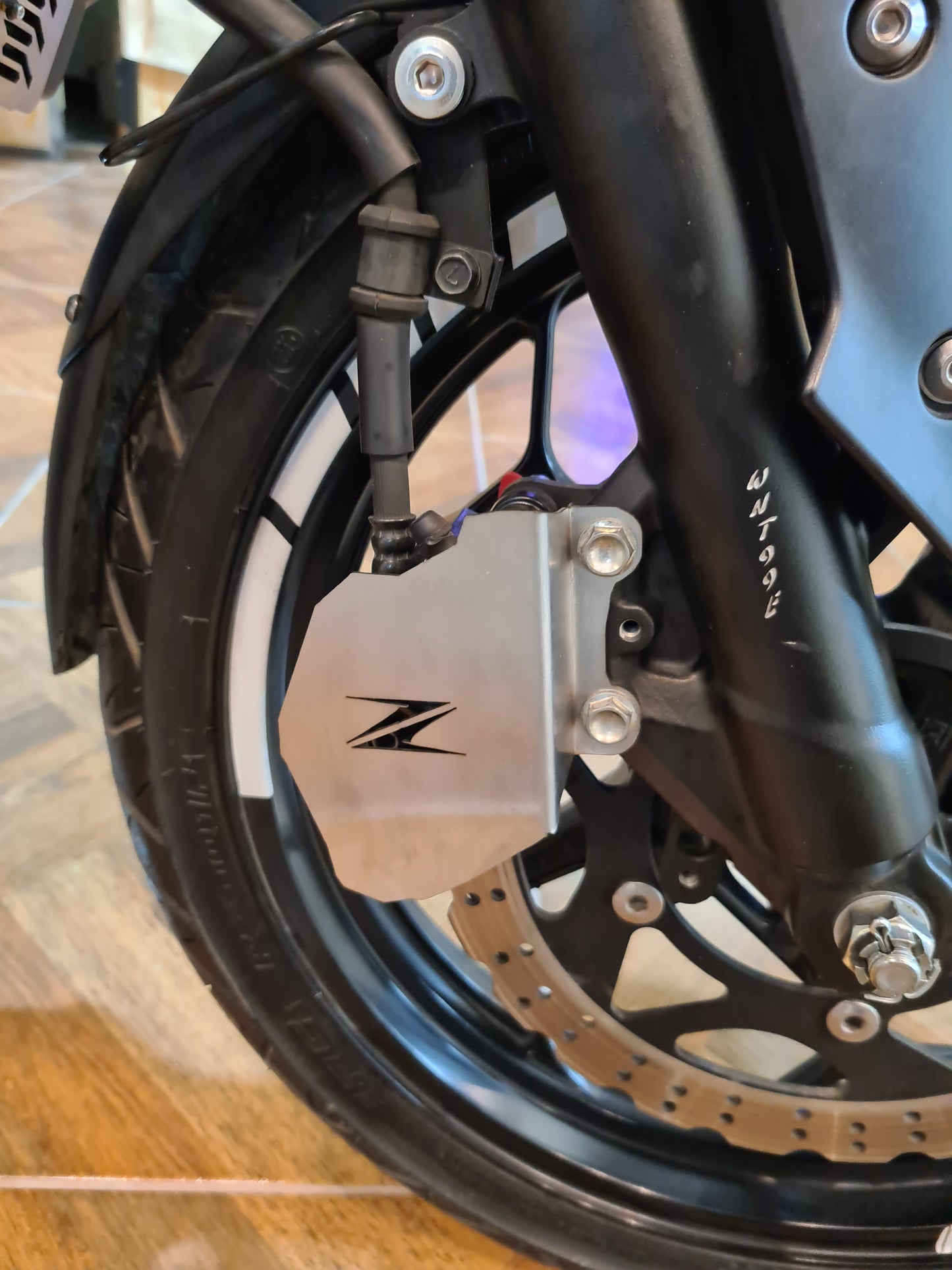 PROTECTOR DE CALIPER KAWASAKI Z250