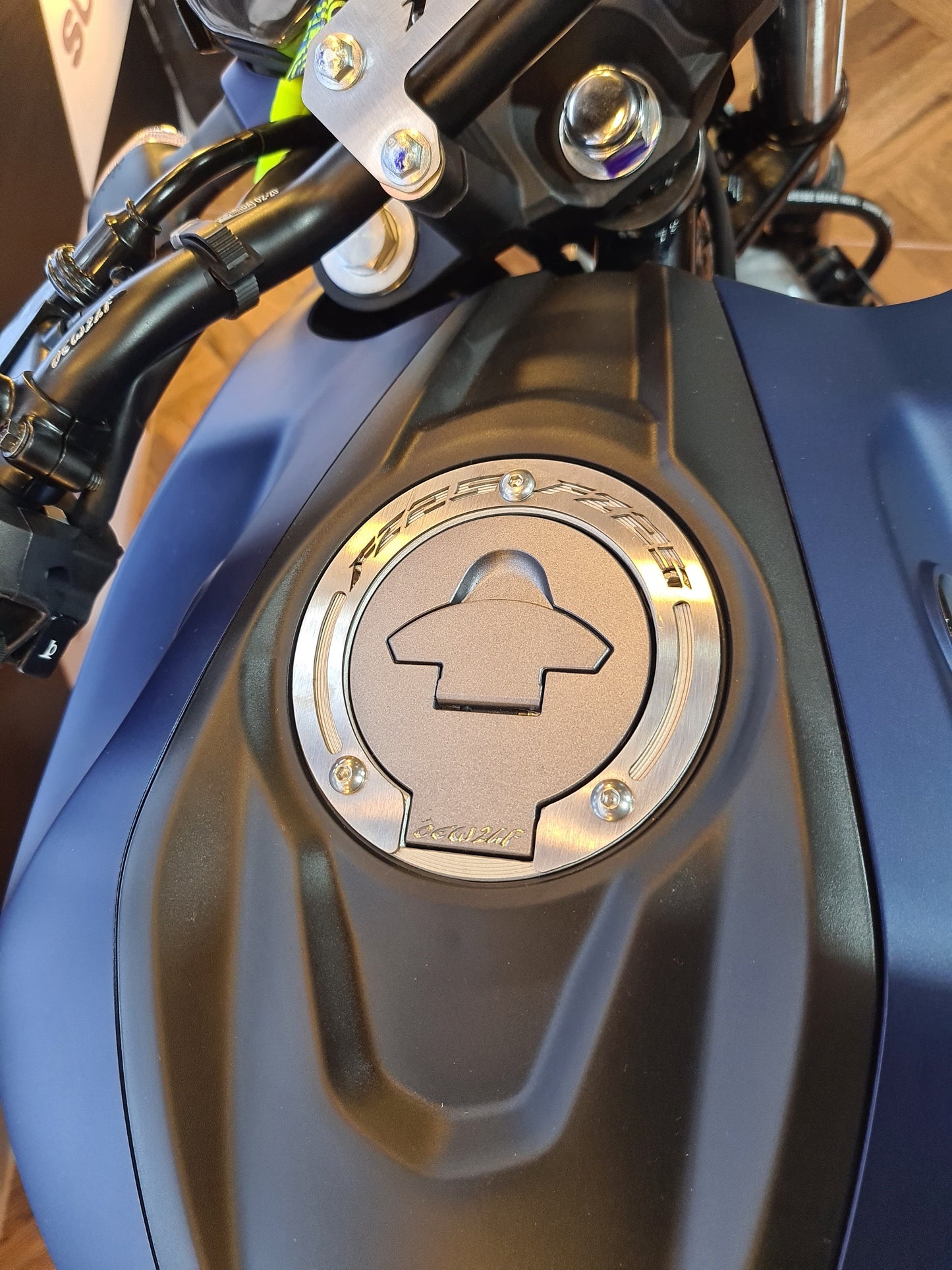 LUJO TAPA TANQUE YAMAHA FZ250