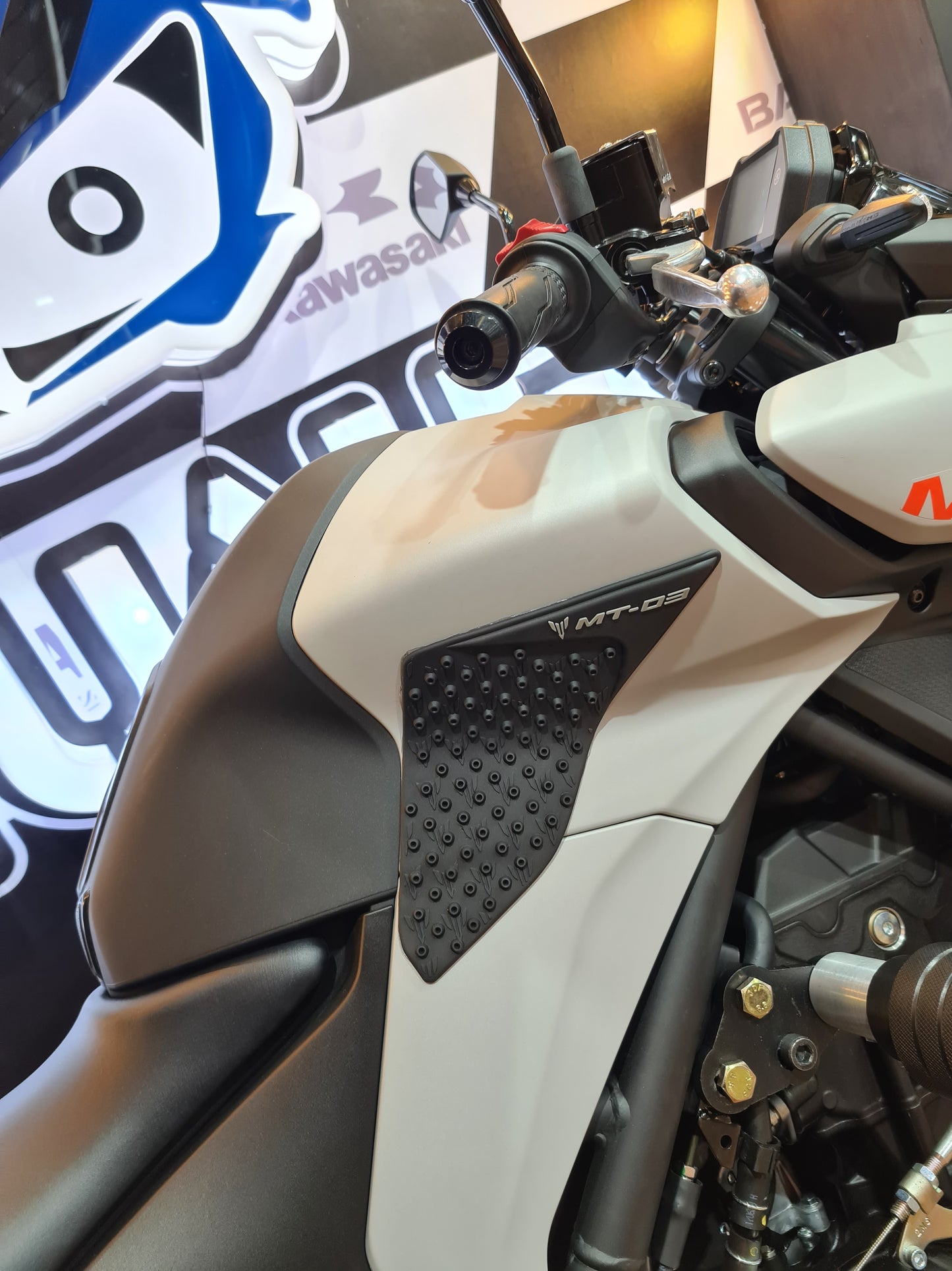 PROTECTORES DE TANQUE STOMP GRIPS YAMAHA MT03