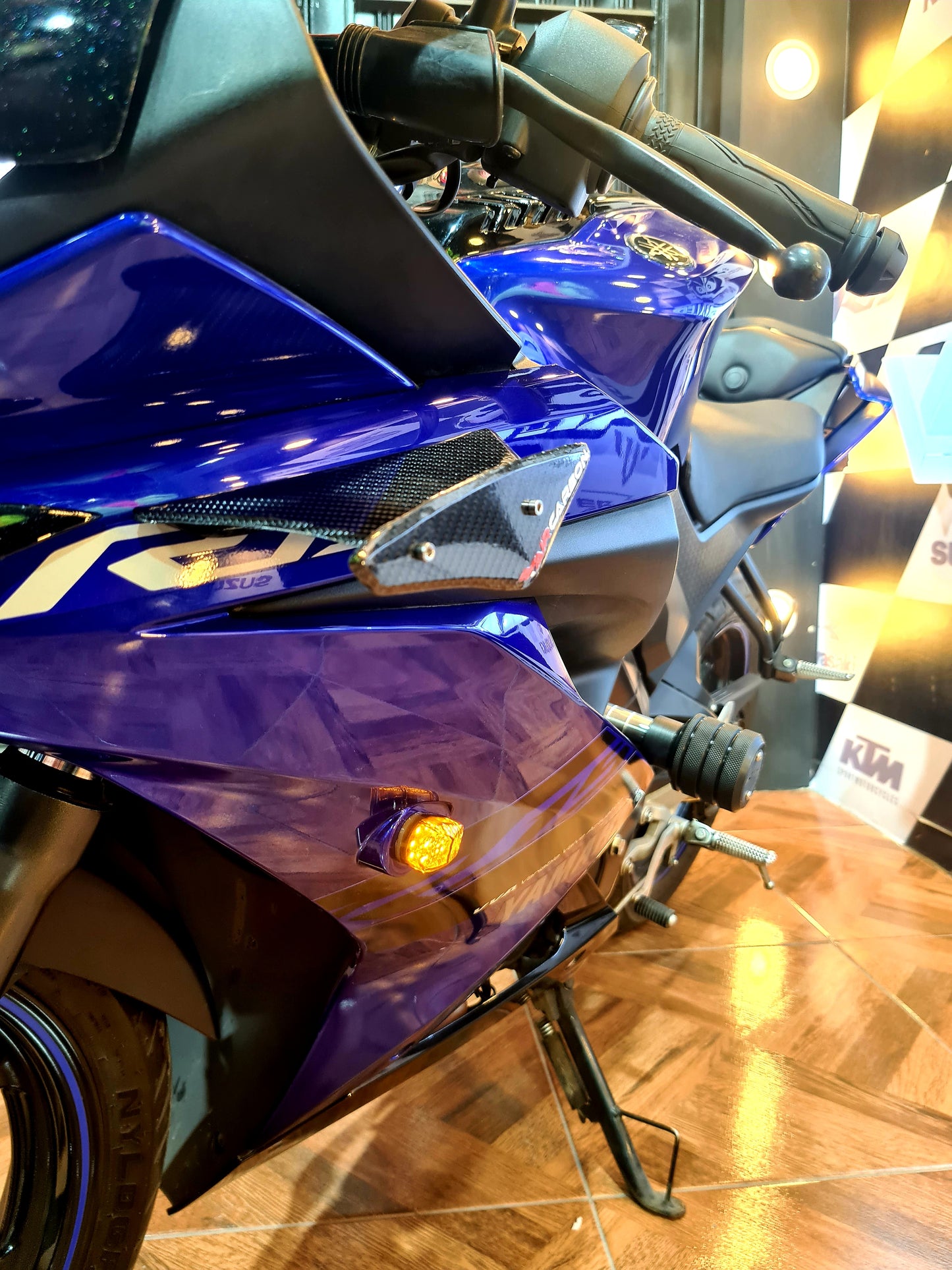 ALERONES LATERALES CORTOS YAMAHA R15V3