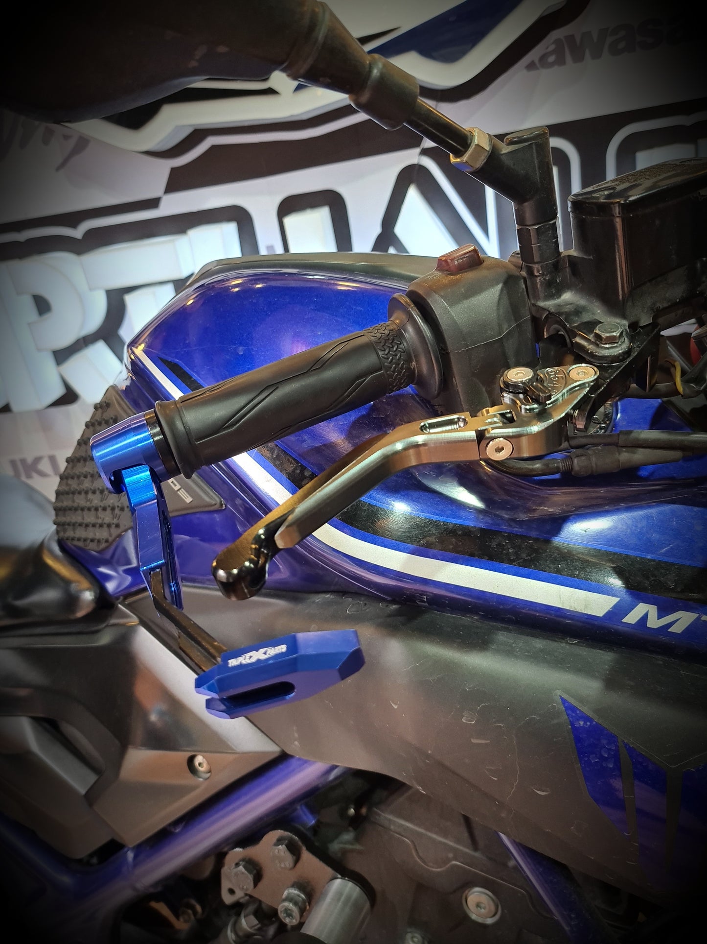 MANIGUETAS ABATIBLES YAMAHA MT03