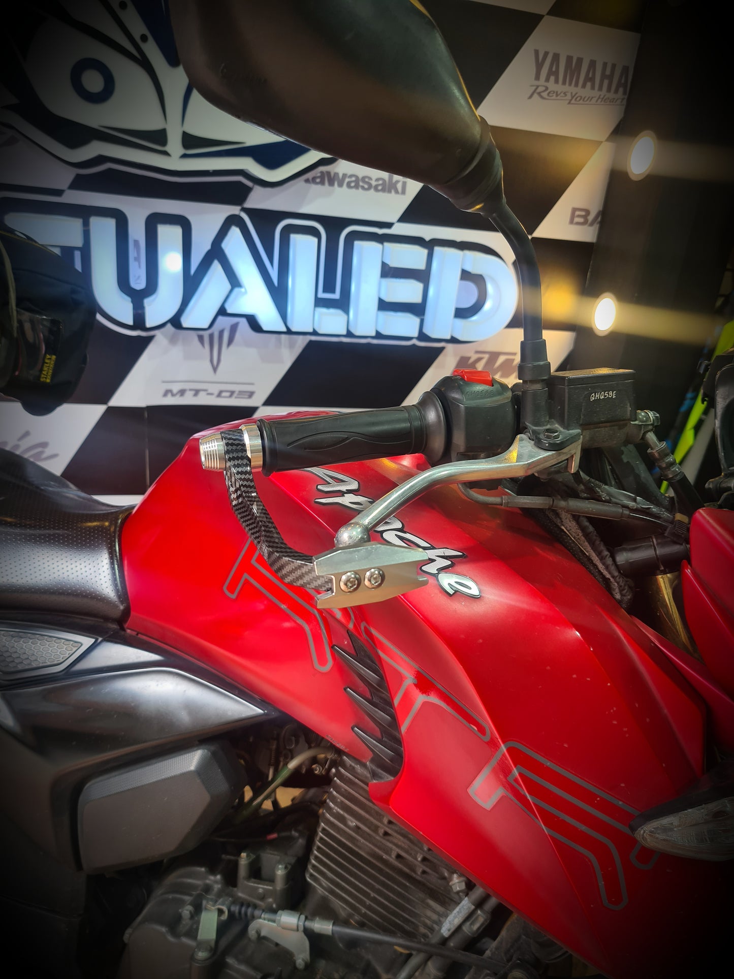 HAND SAVERS APACHE200 - 1604V