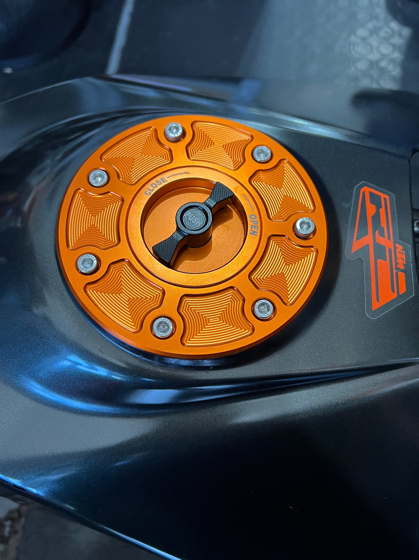 TAPA DEPOSITO GASOLINA KTM