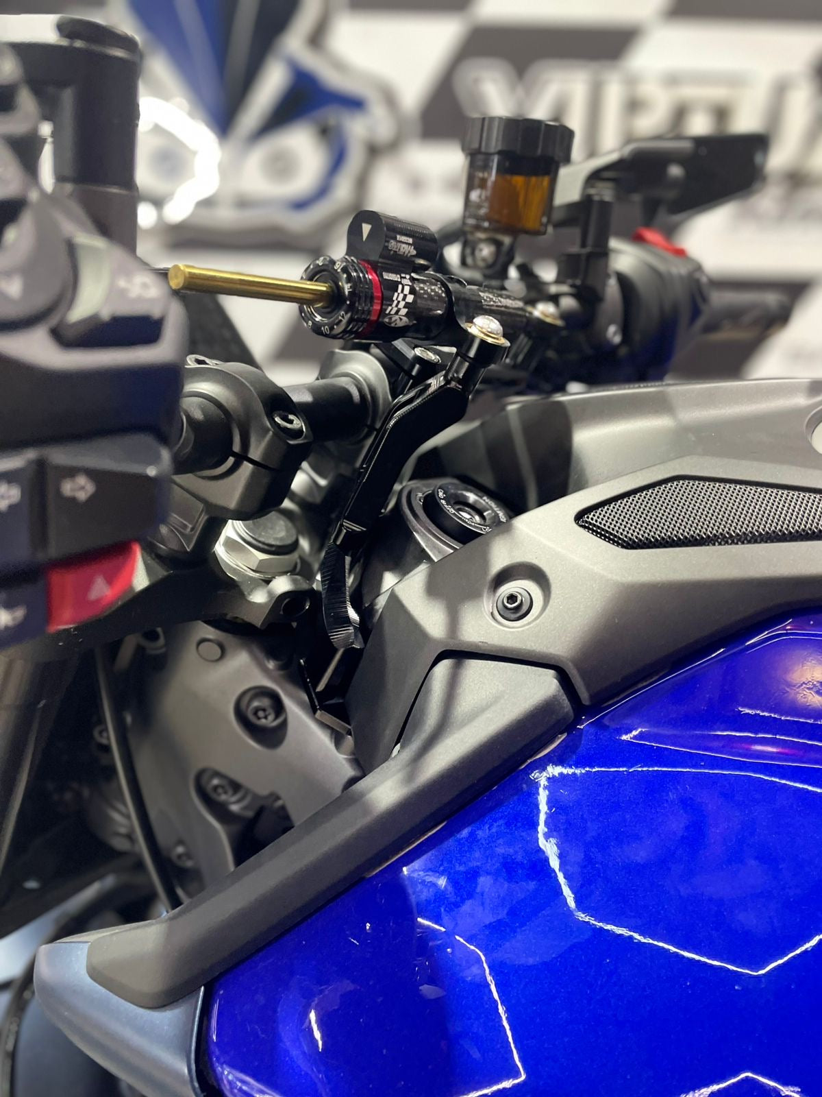 ESTABILIZADOR DE DIRECCION MANUBRIO YAMAHA MT09 V4
