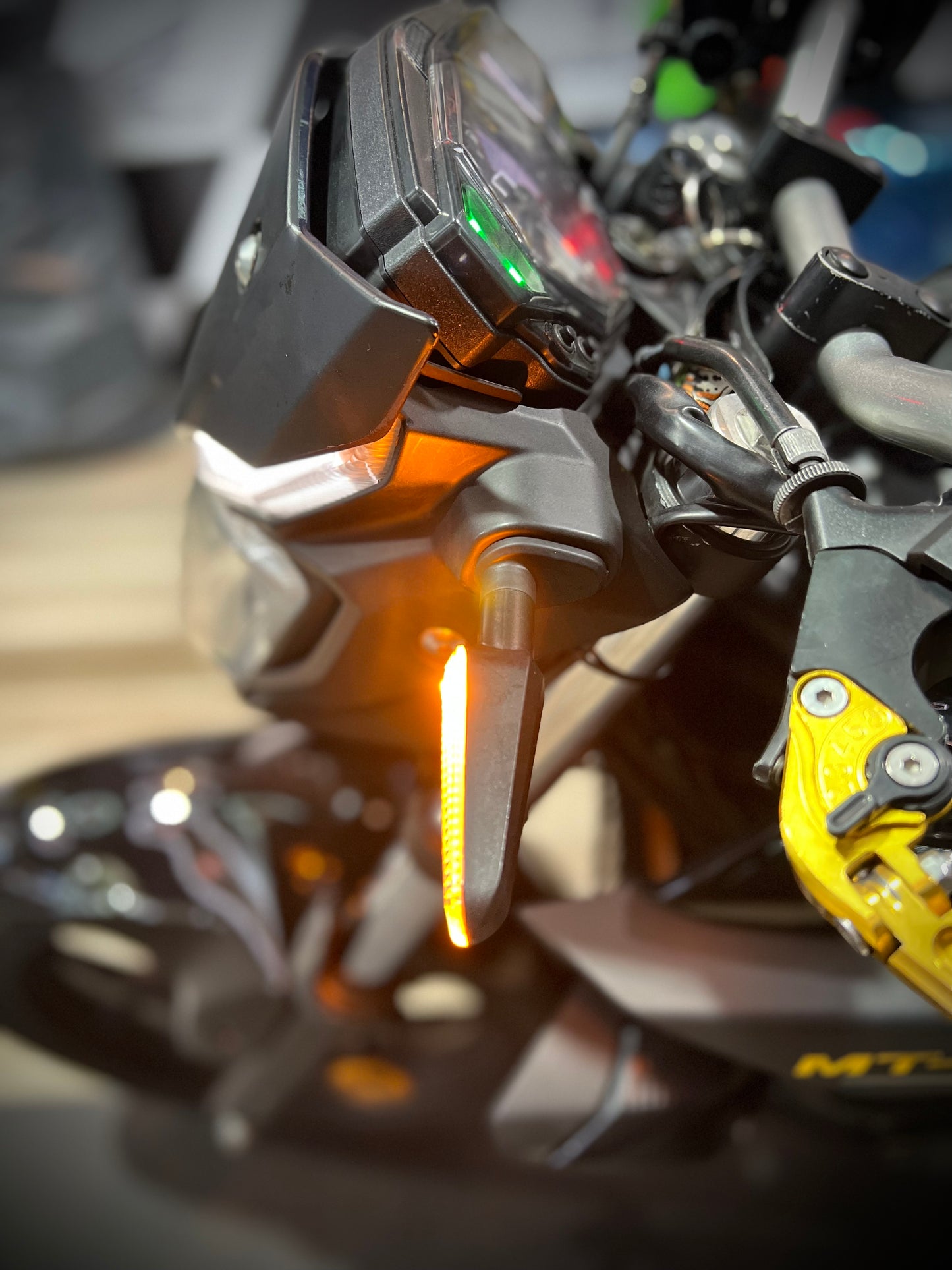 DIRECCIONALES NUEVA GENERACIÓN YAMAHA MT03