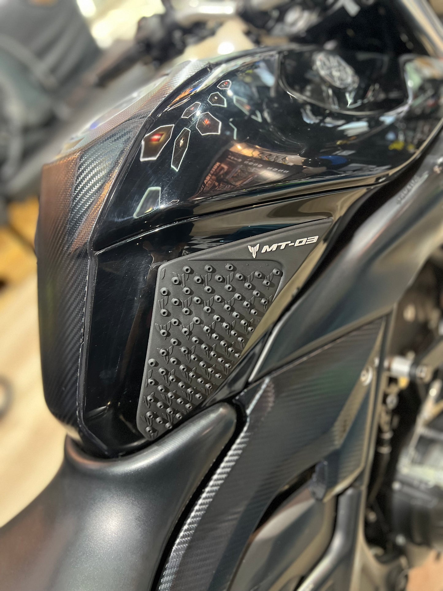 PROTECTORES DE TANQUE STOMP GRIPS YAMAHA MT03
