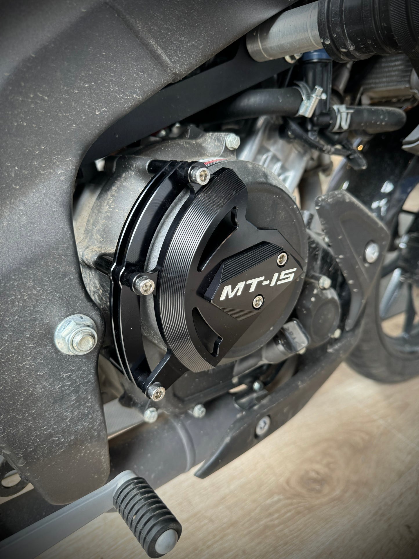 SLIDER TAPA MOTOR YAMAHA MT15
