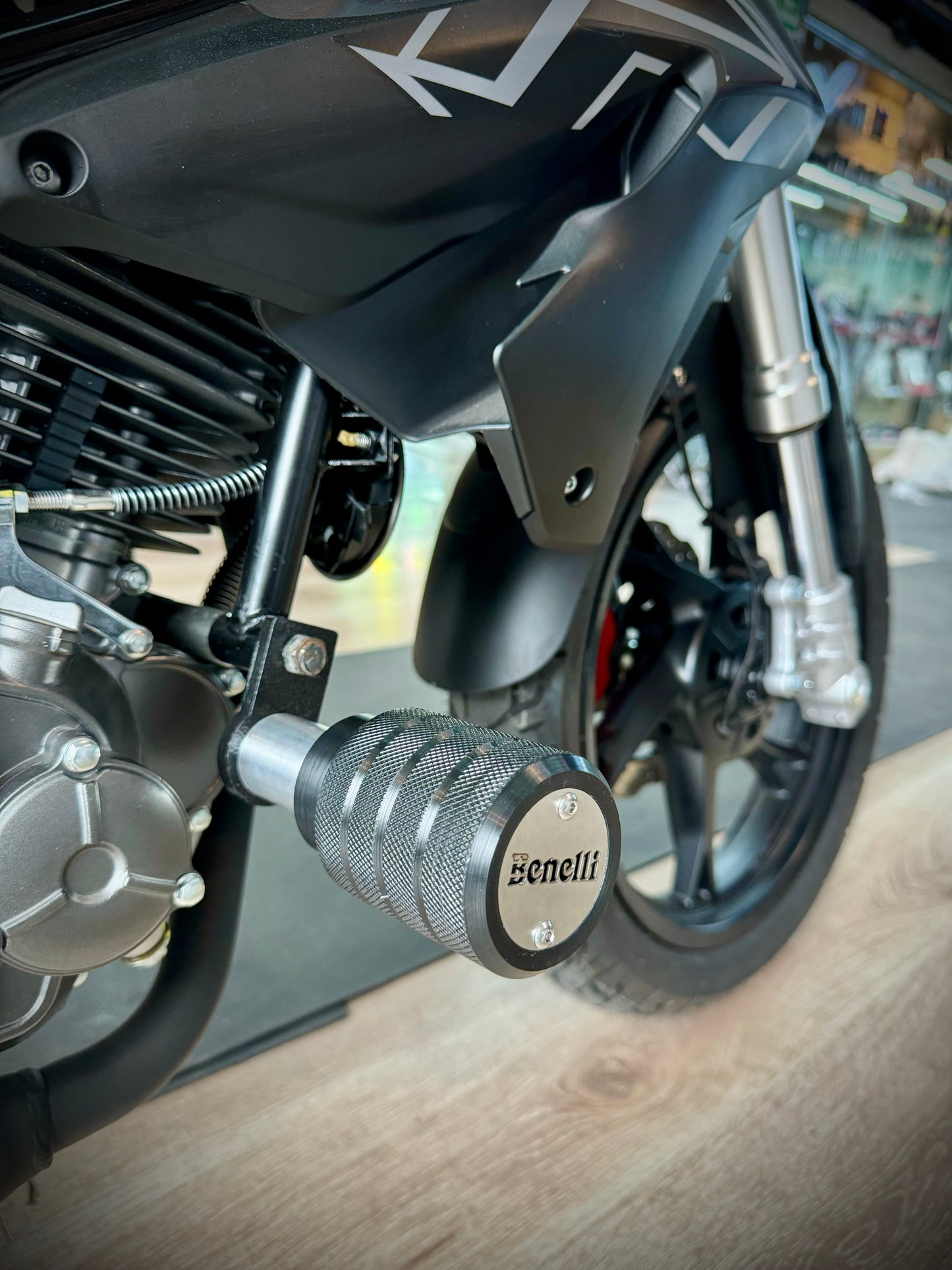 SLIDERS BENELLI TNT150