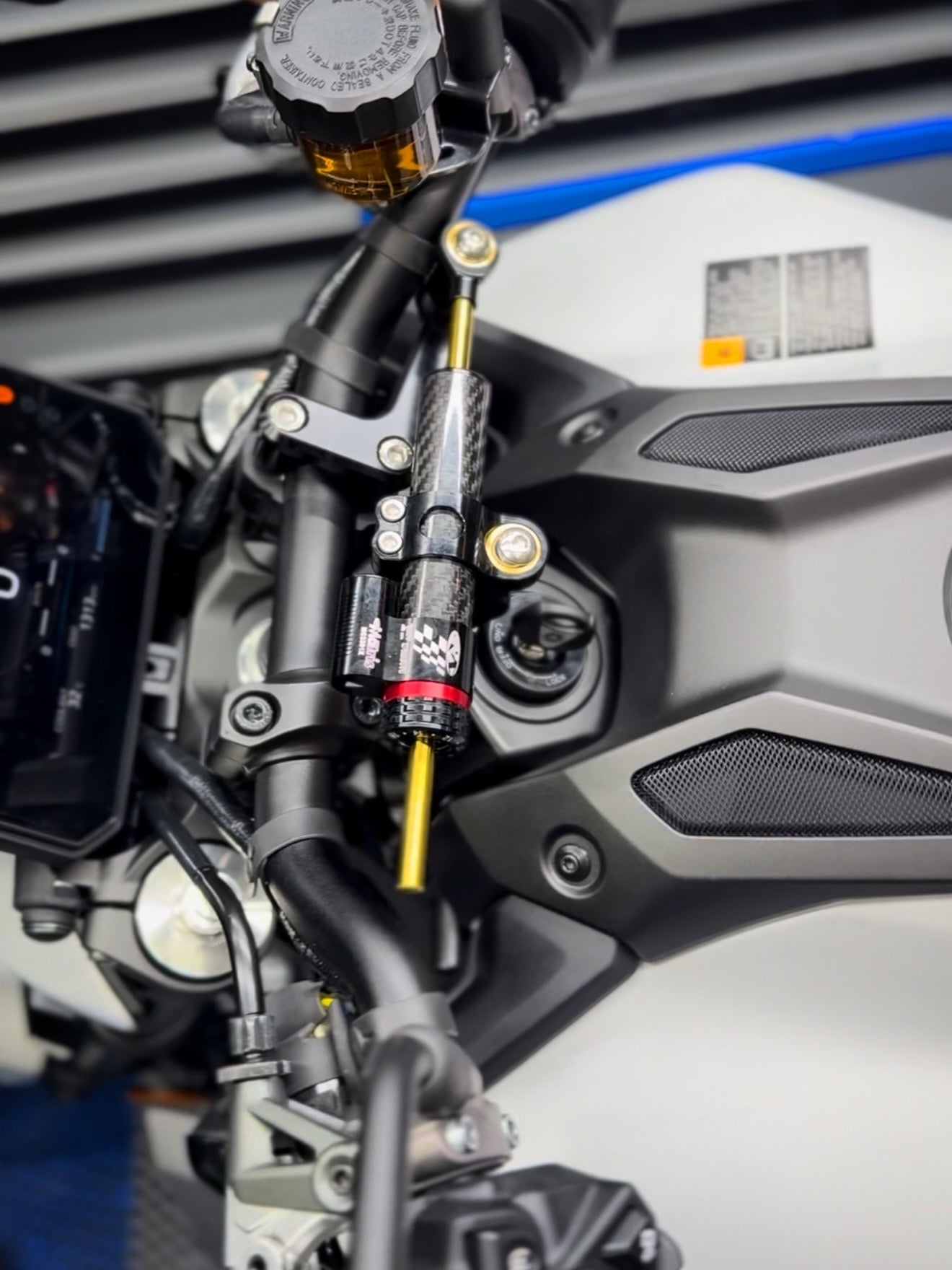 ESTABILIZADOR DE DIRECCION MANUBRIO YAMAHA MT09 V4