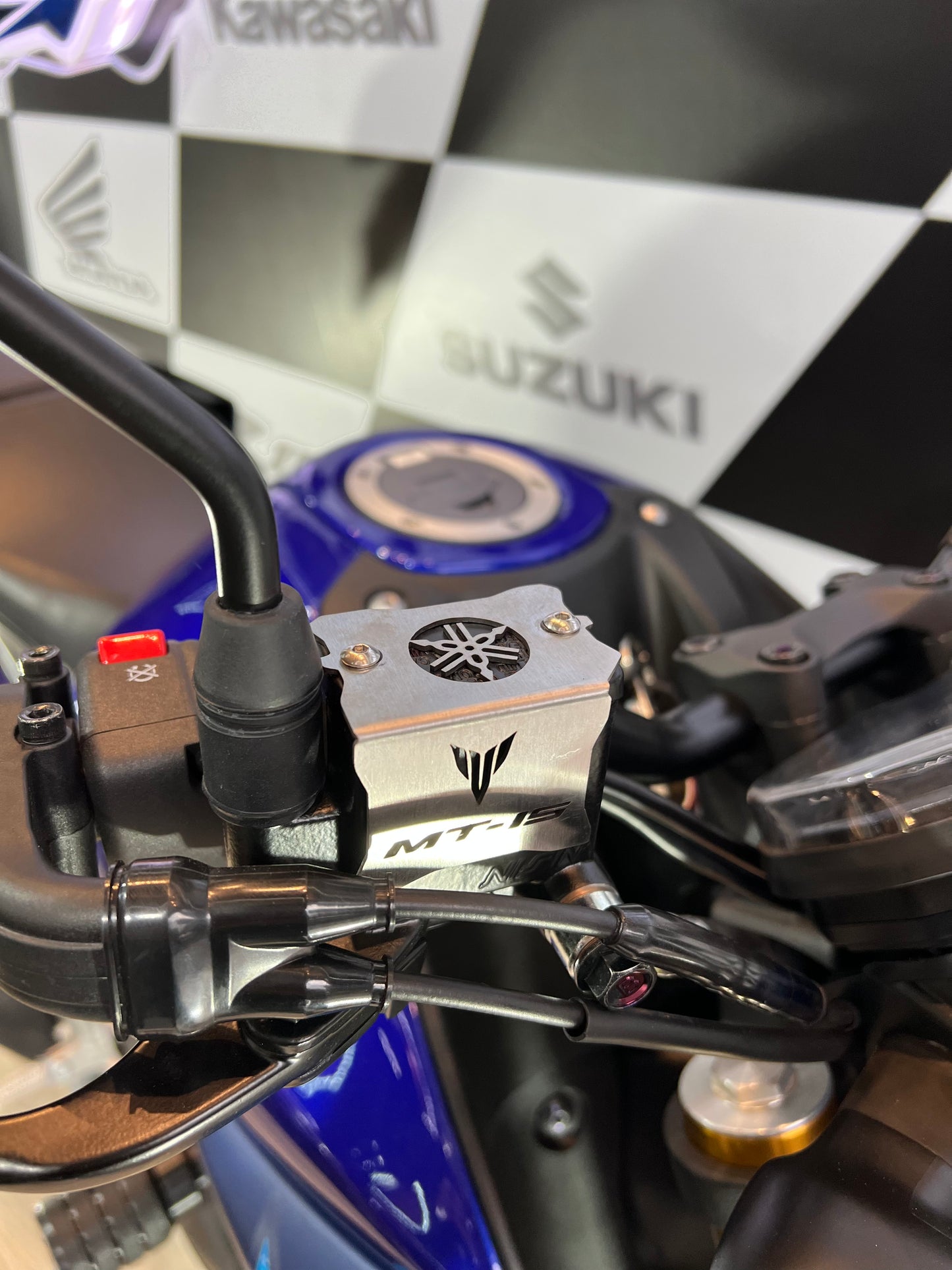 PROTECTOR BOMBA FRENÓ DELANTERO YAMAHA MT15