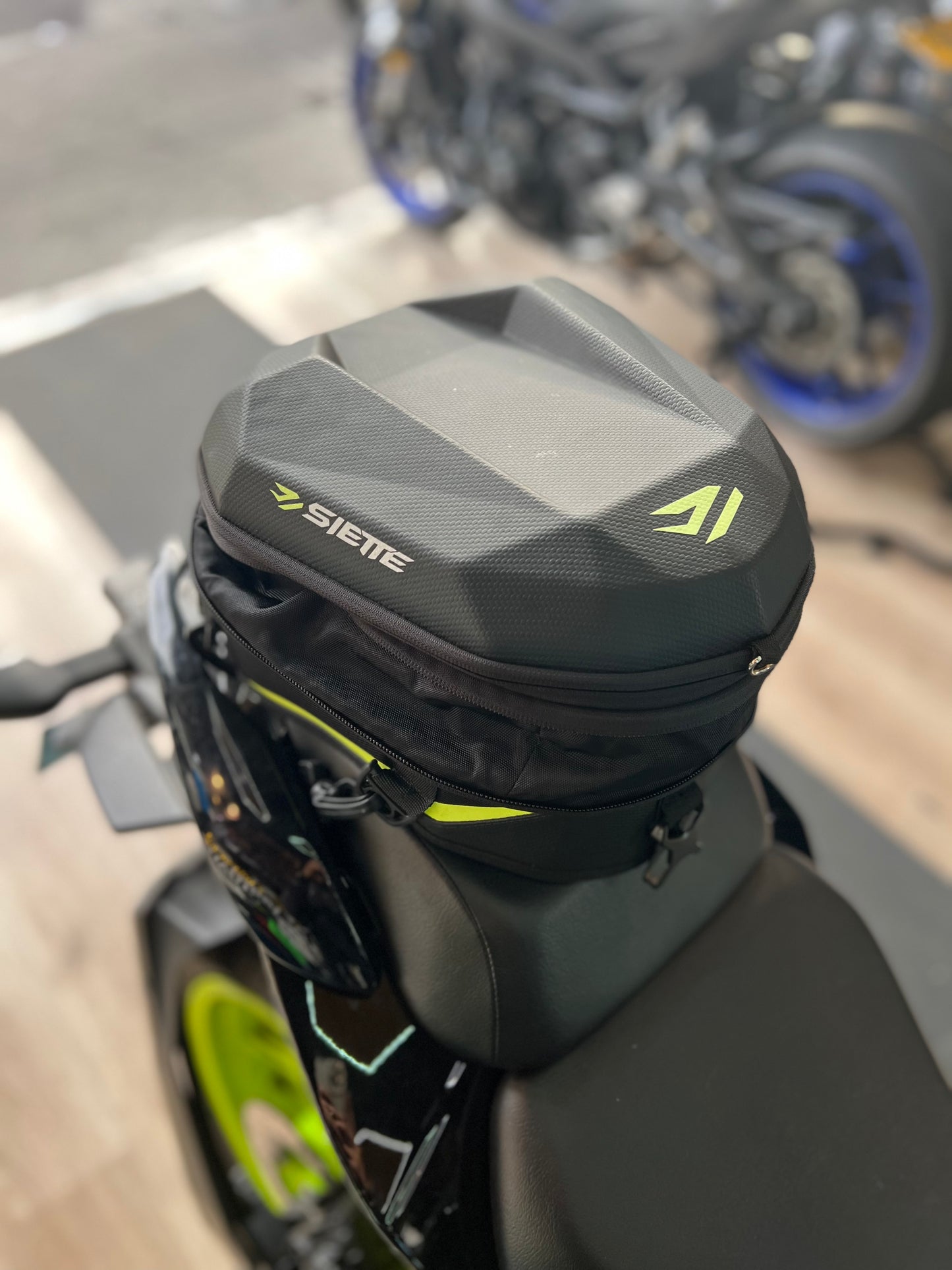 TANK BAG RIGIDO SUZUKI GIXXER