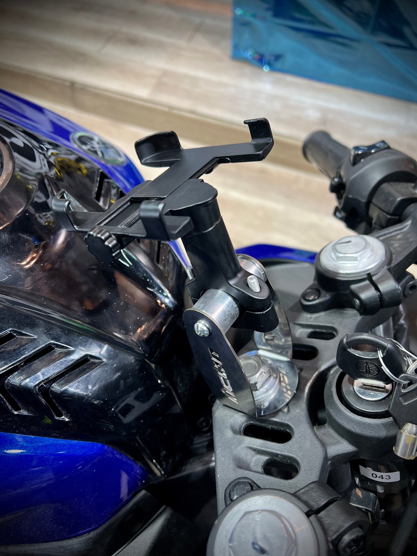 SOPORTE PARA CELULAR METALICO