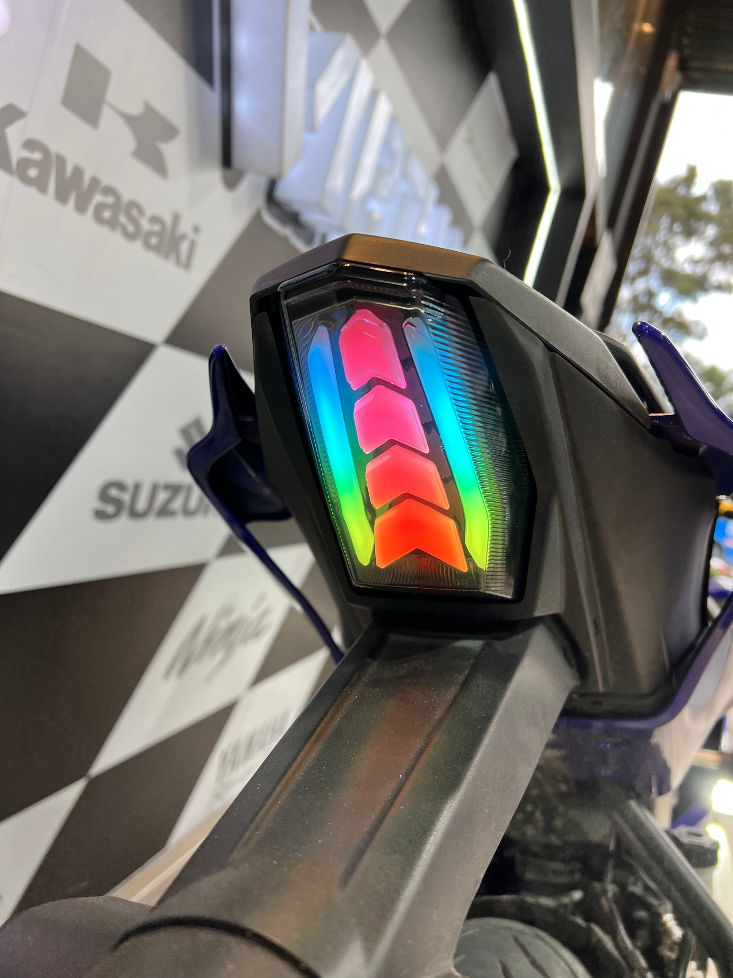 STOP INTEGRADO RGB YAMAHA R15V3