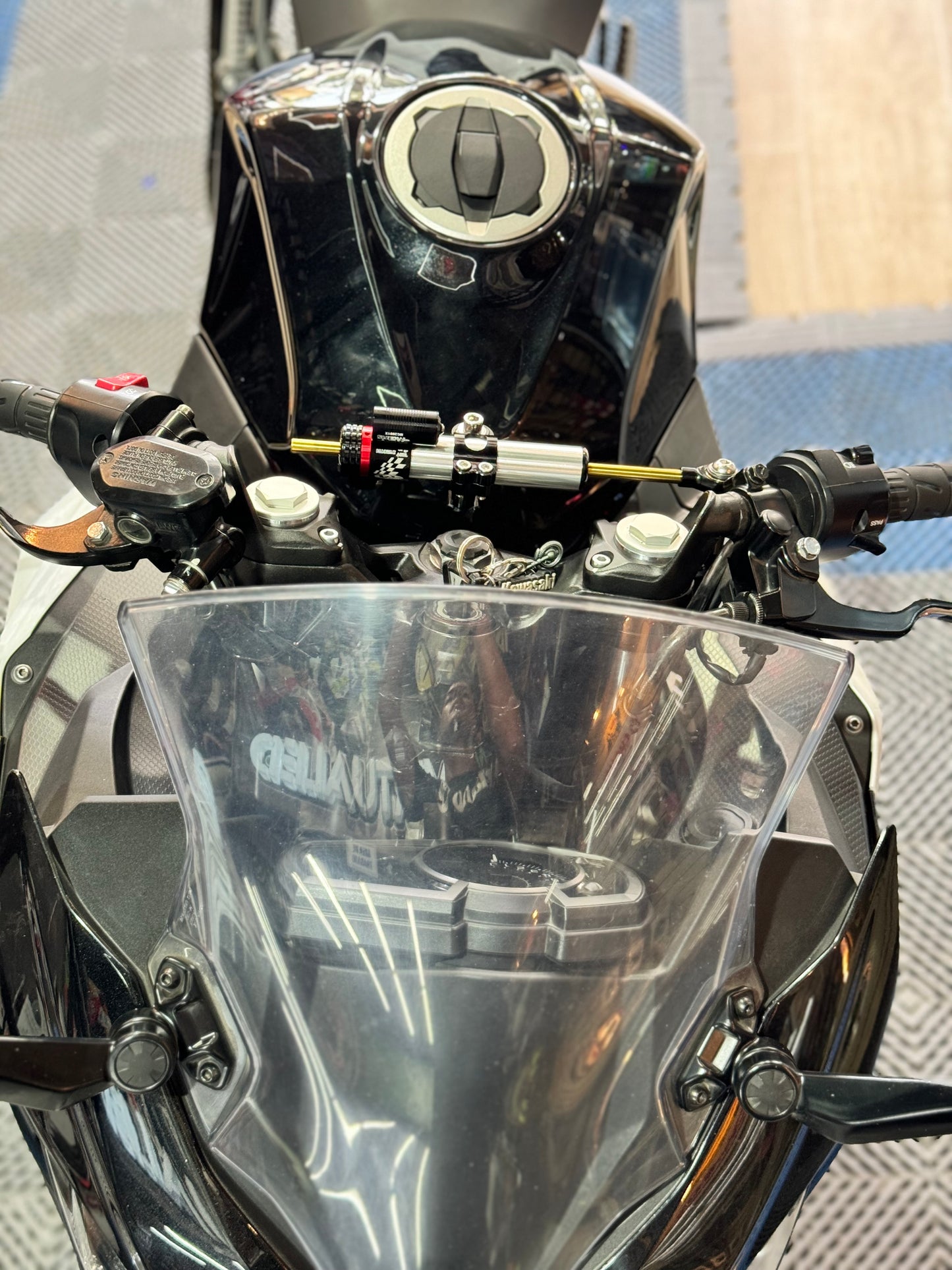ESTABILIZADOR DE DIRECCION KAWASAKI NINJA400