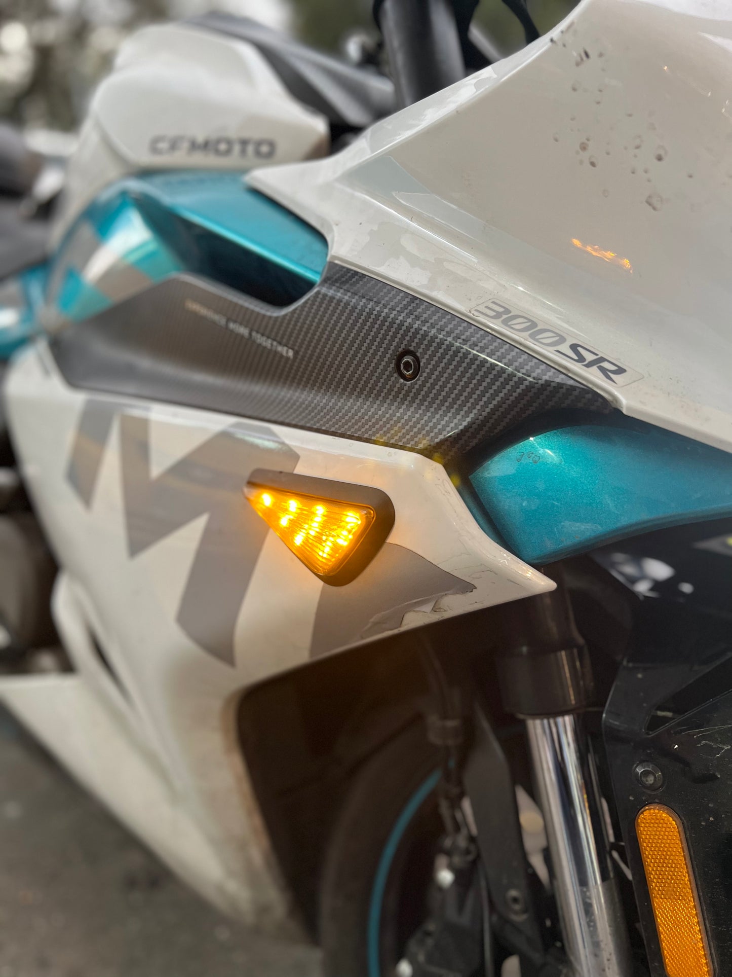 DIRECCIONALES LED EXAGONAL CFMOTO SR250 - SR300