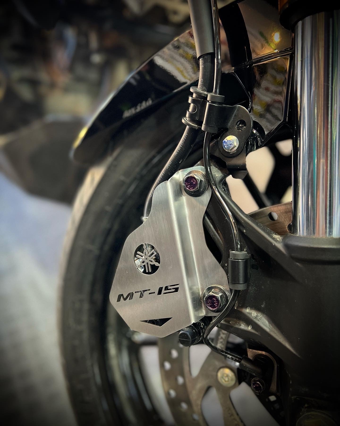 PROTECTOR DE CALIPER YAMAHA MT15