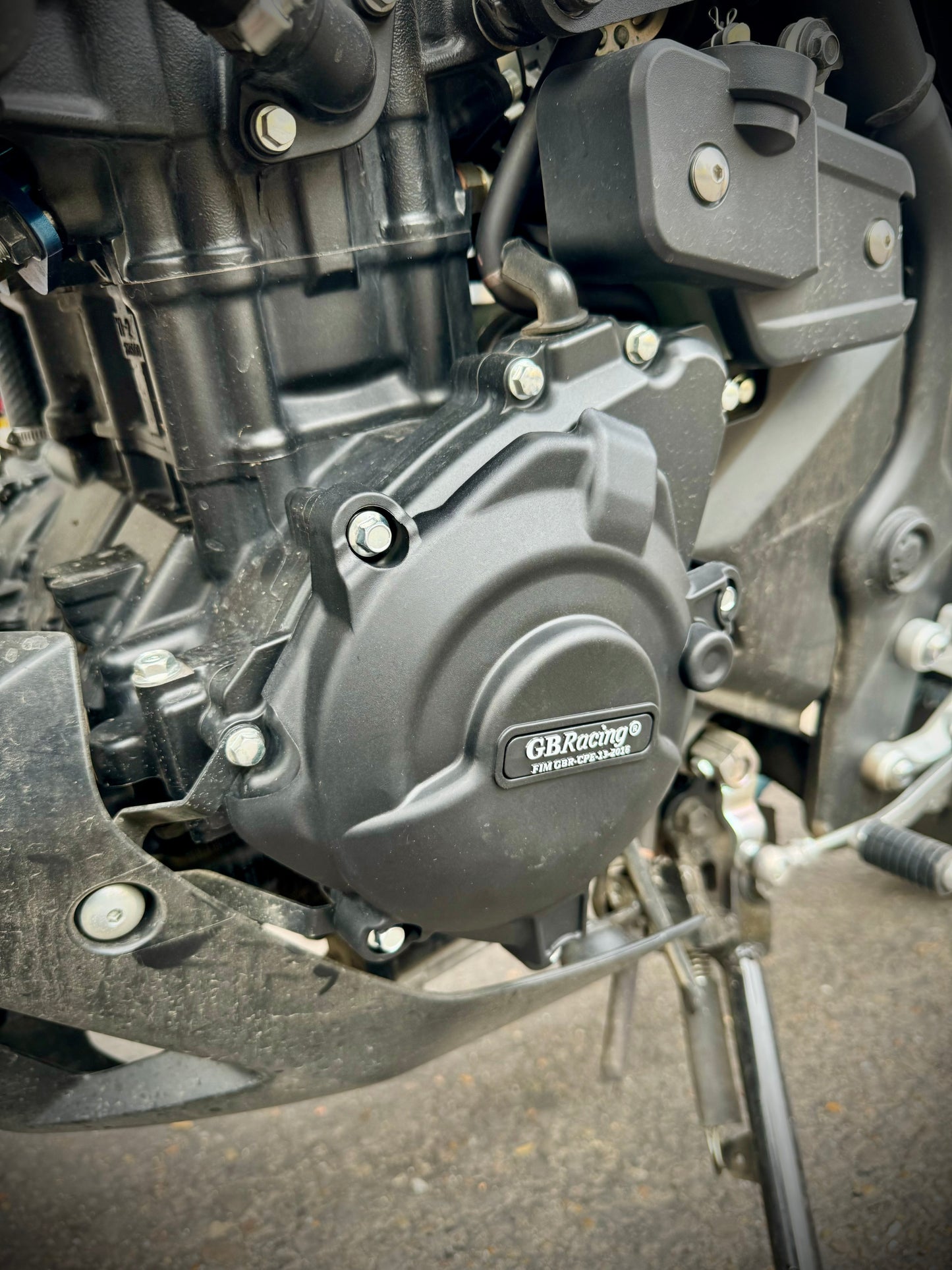 SLIDERS CUBIERTA DE MOTOR YAMAHA R3-M03