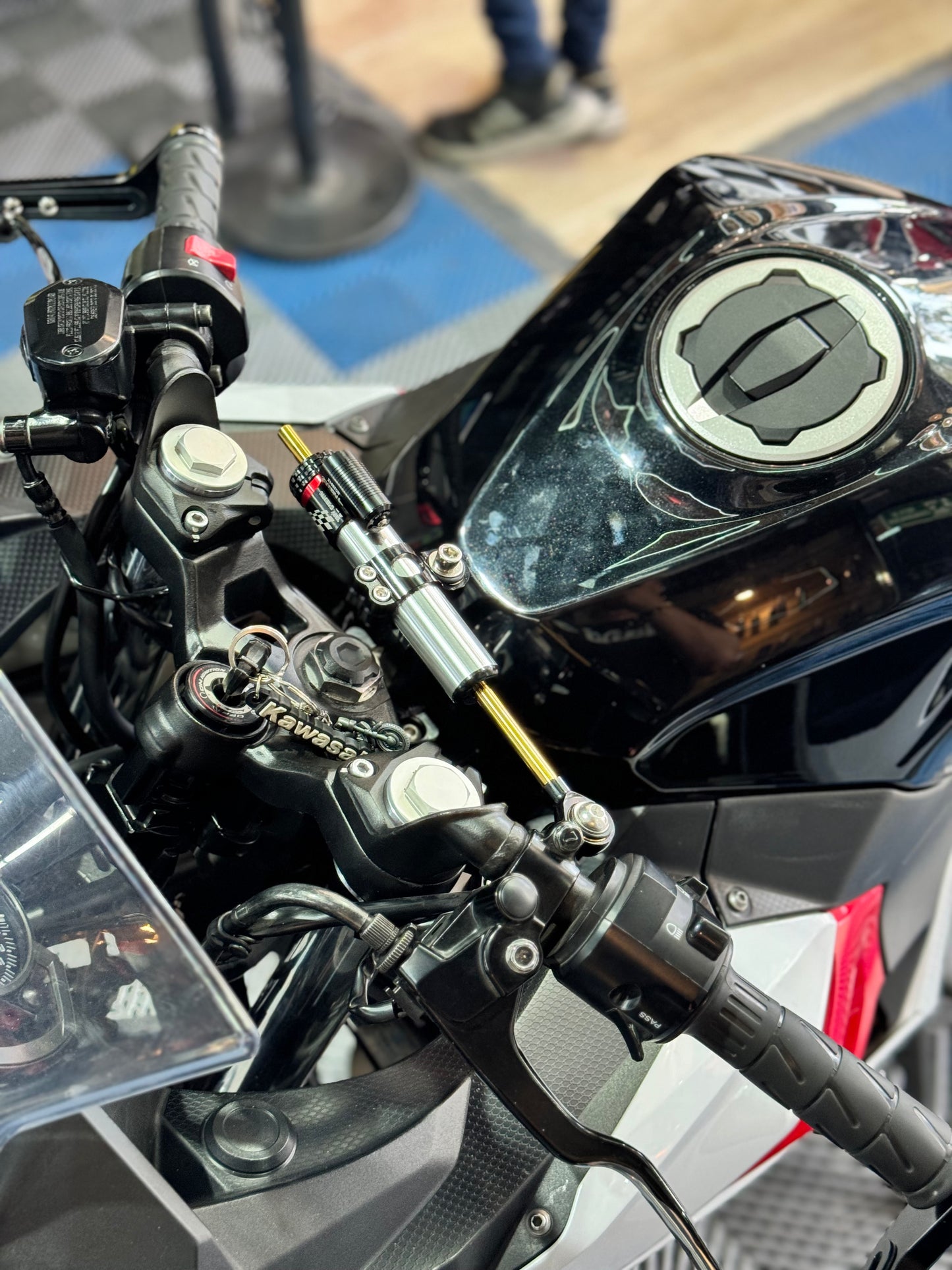 ESTABILIZADOR DE DIRECCION KAWASAKI NINJA400