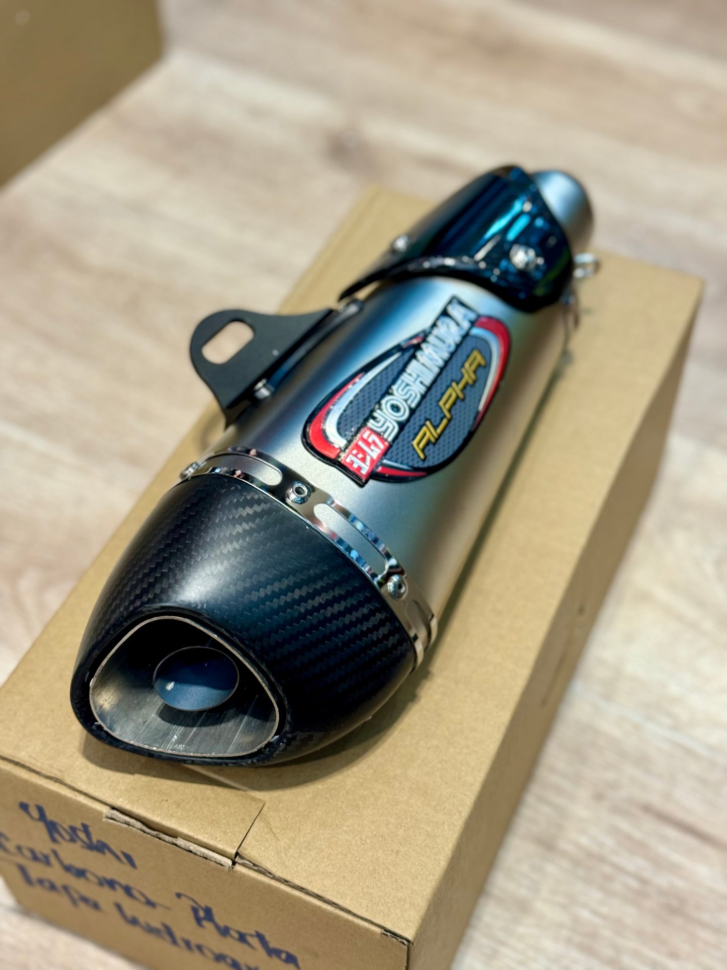 YOSHIMURA ALPHA PUNTA CARBONO