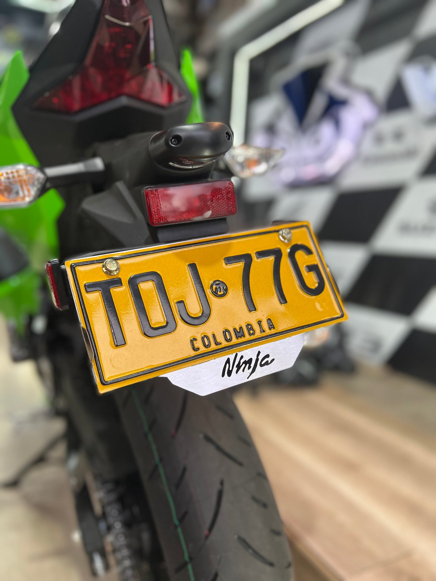 PROTECTOR DE PLACA KAWASAKI NINJA400