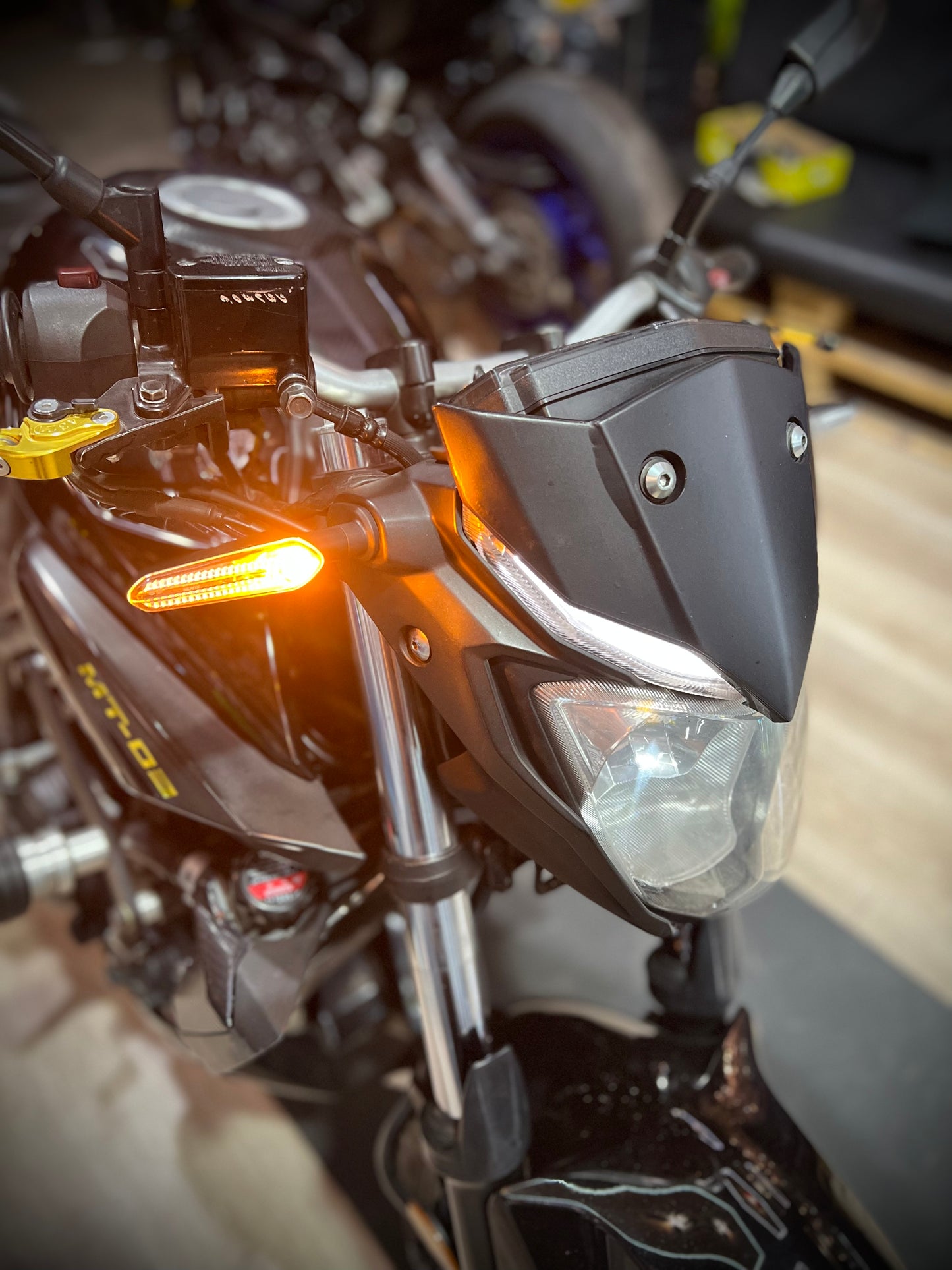 DIRECCIONALES NUEVA GENERACIÓN YAMAHA MT03