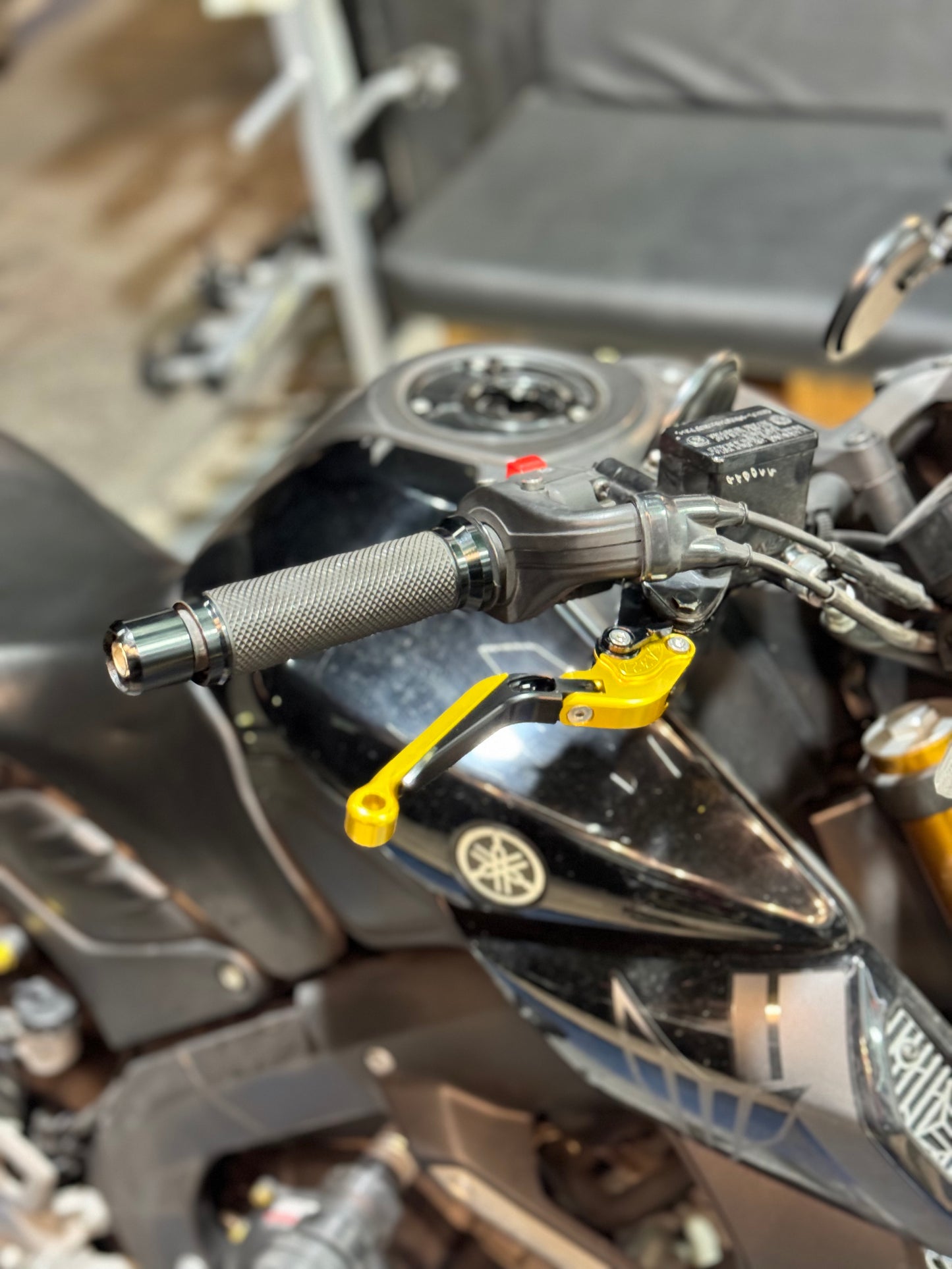 MANIGUETAS ABATIBLES YAMAHA MT15