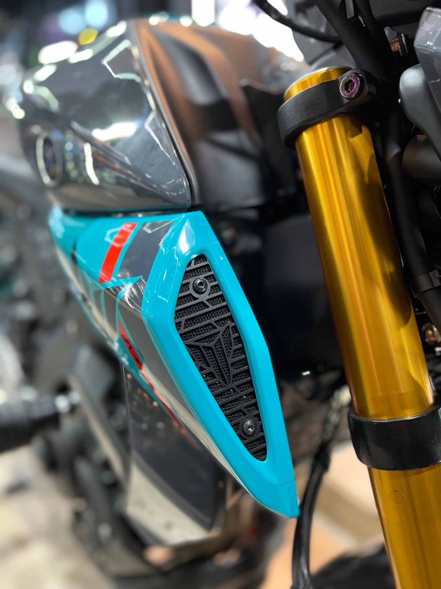 REJILLA TOMA DE AIRE DE LUJO YAMAHA MT15