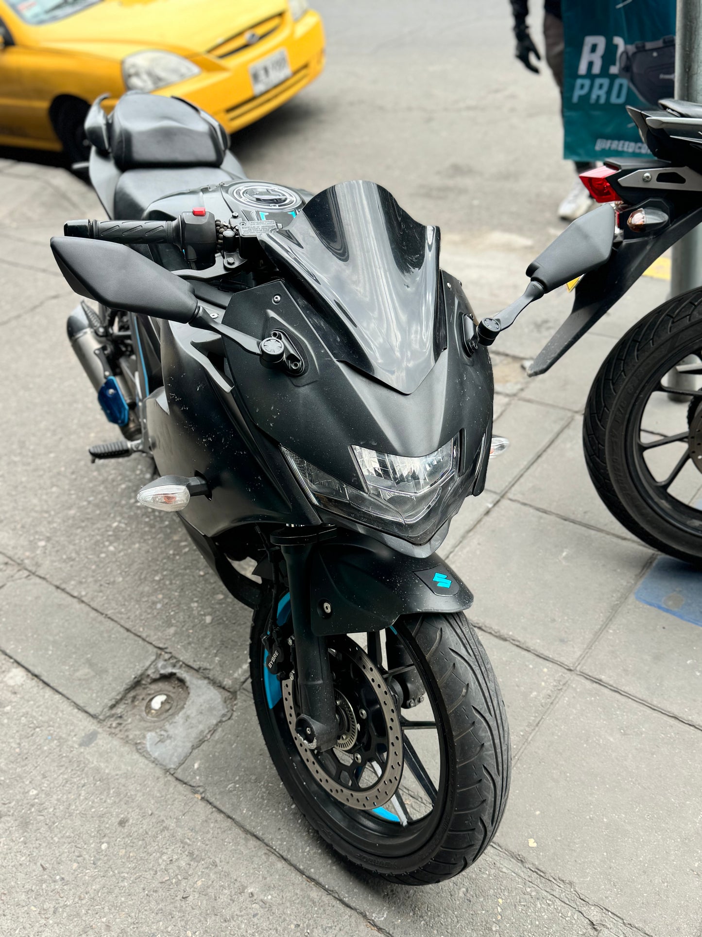 ESPEJOS ABATIBLES CORTOS SUZUKI GIXXER