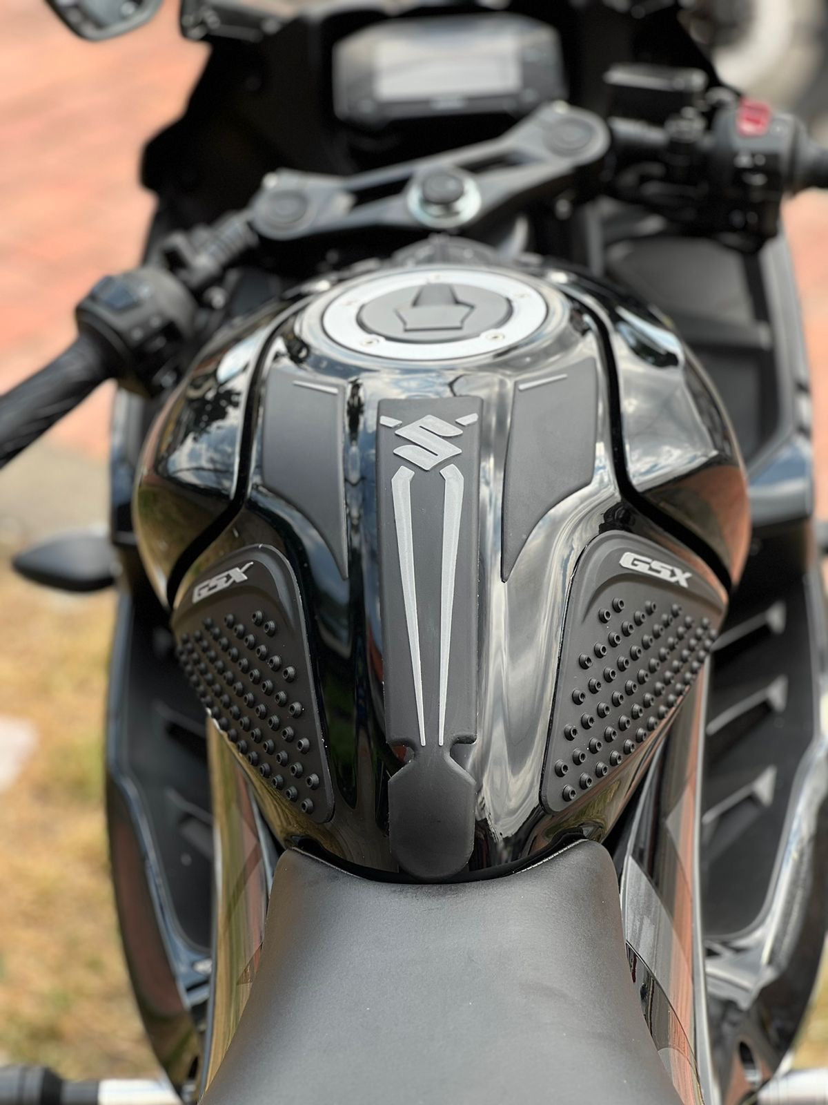 STOMP GRIPS 7D SUZUKI GSXS 150