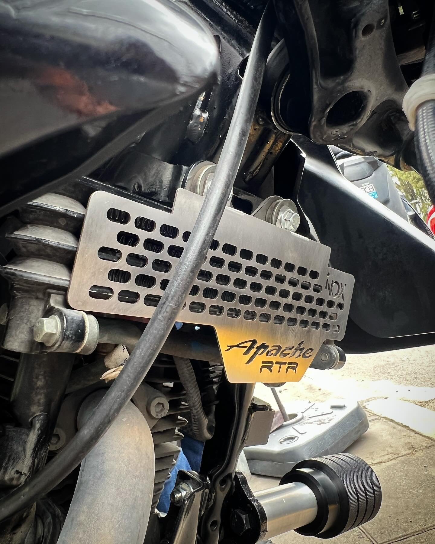 PROTECTOR RADIADOR APACHE200 - 1604V