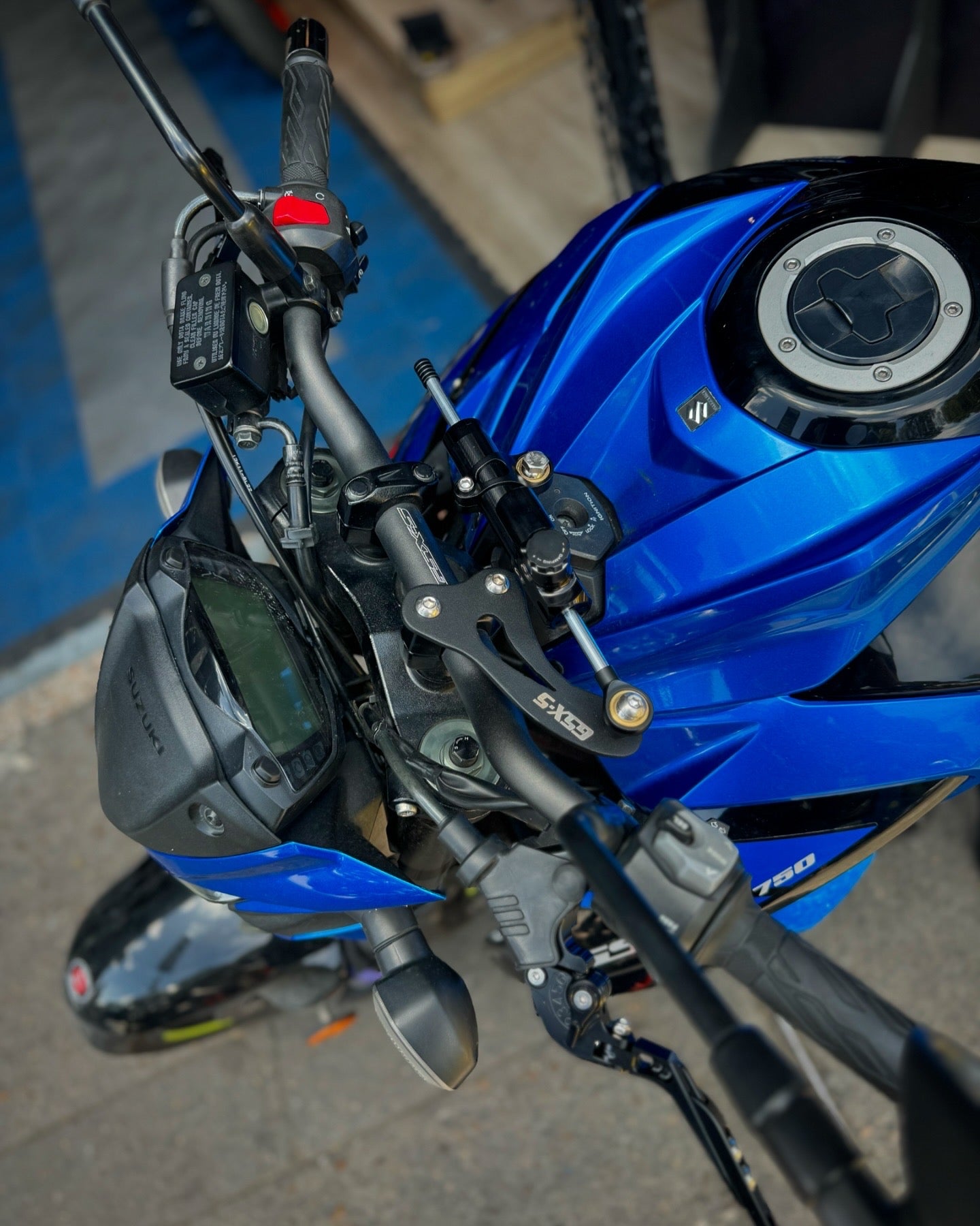 ESTABILIZADOR DE DIRECCION SUZUKI GSXS750