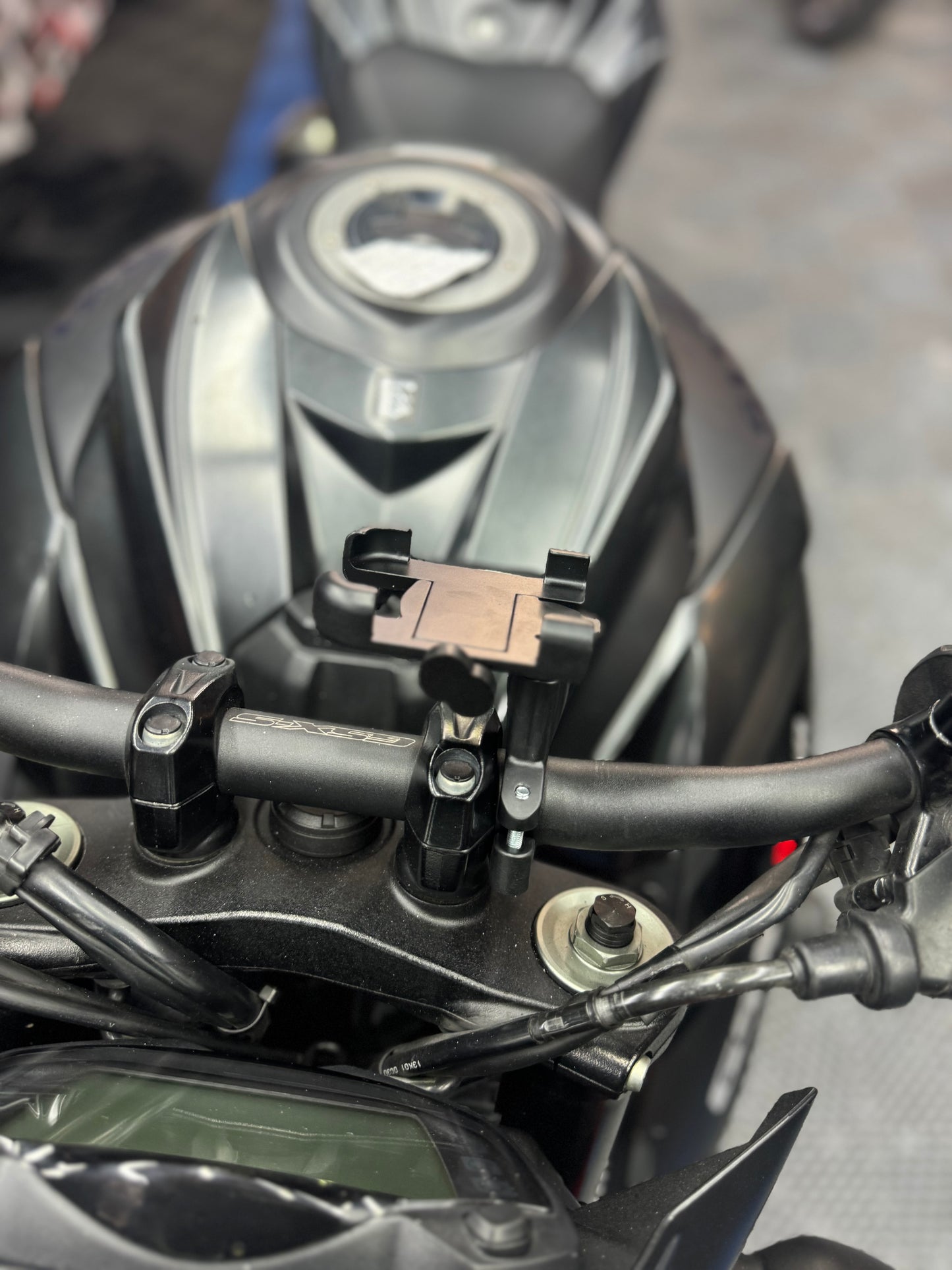 SOPORTE PARA CELULAR METALICO GRUESO