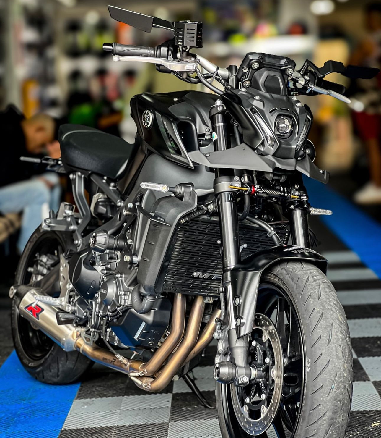 ESTABILIZADOR DE DIRECCION YAMAHA MT09 V3