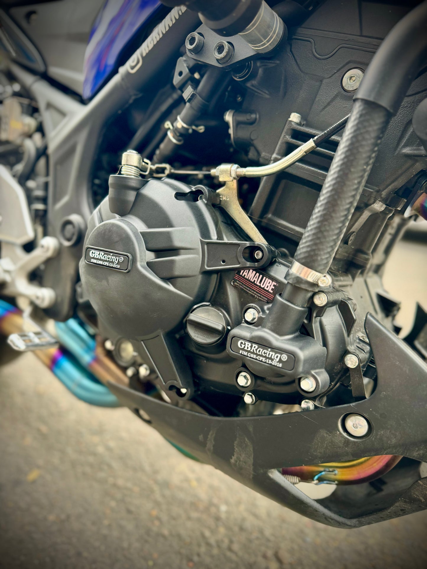 SLIDERS CUBIERTA DE MOTOR YAMAHA R3-M03